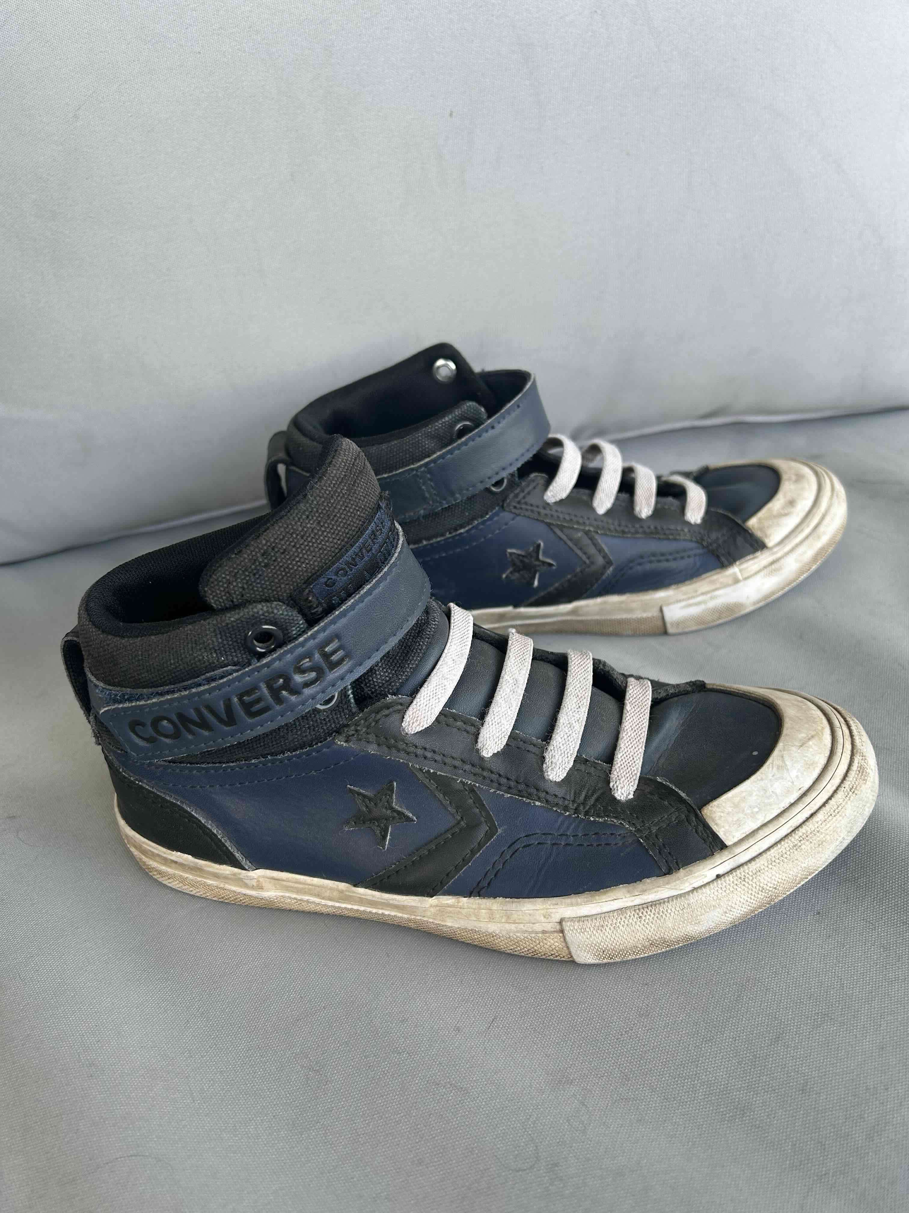 Zapatillas negras converse usadas - miniatura 2