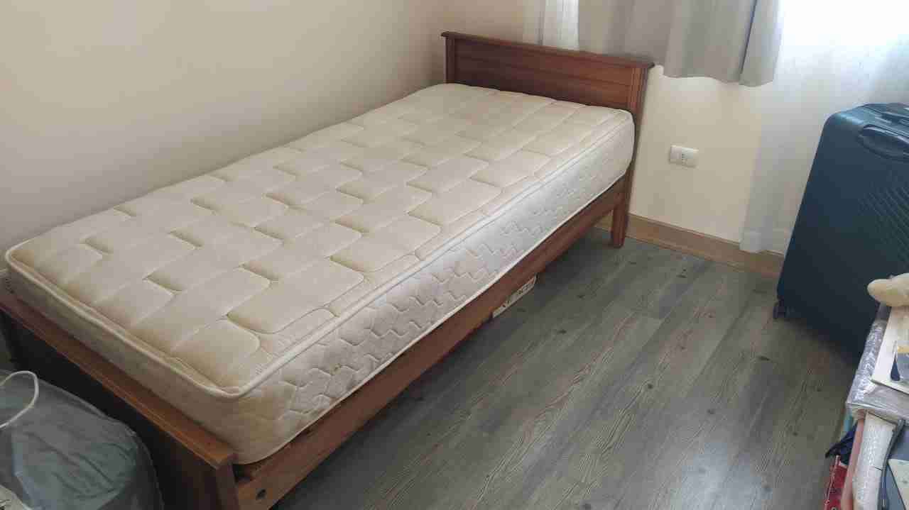 Cama individual con colchón