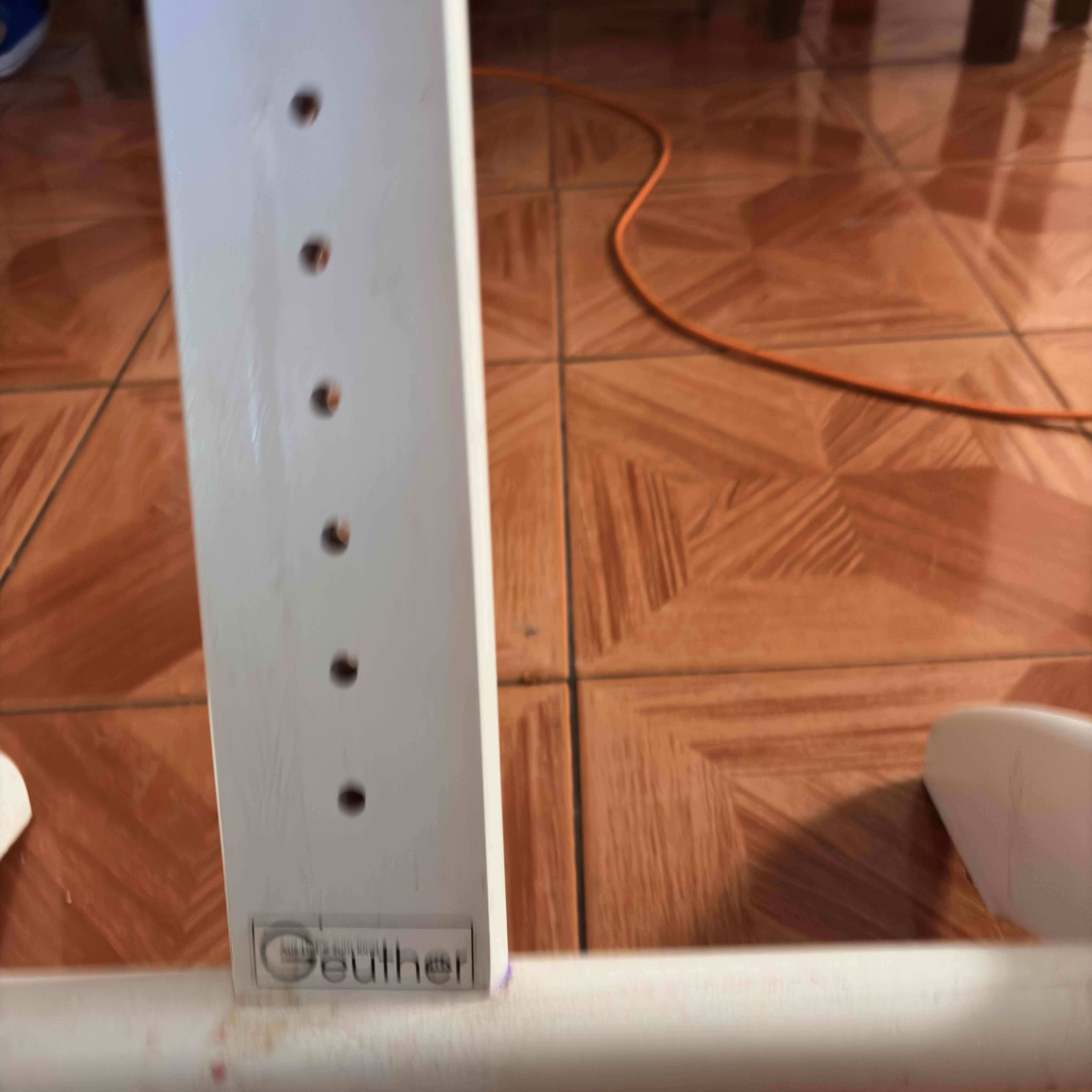 Silla alta de bebé blanca - miniatura 3