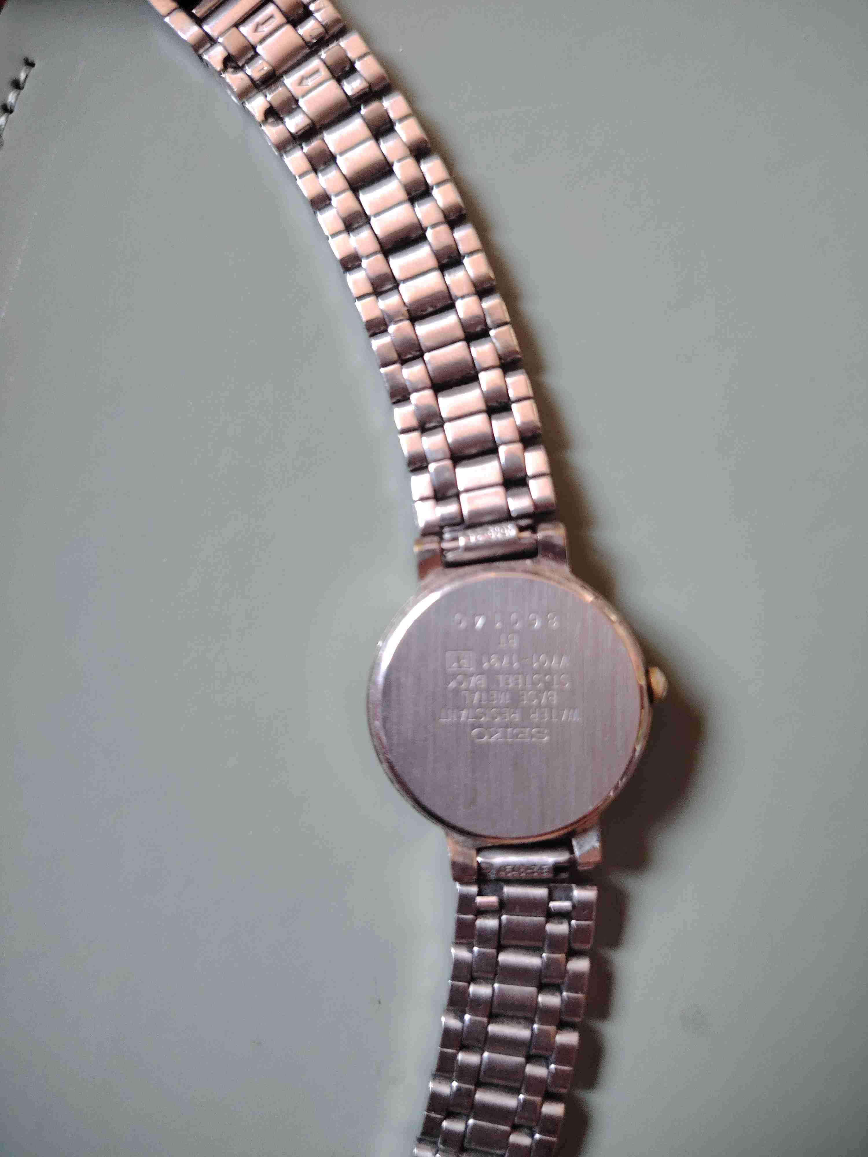 Reloj Seiko dorado y plateado - miniatura 2