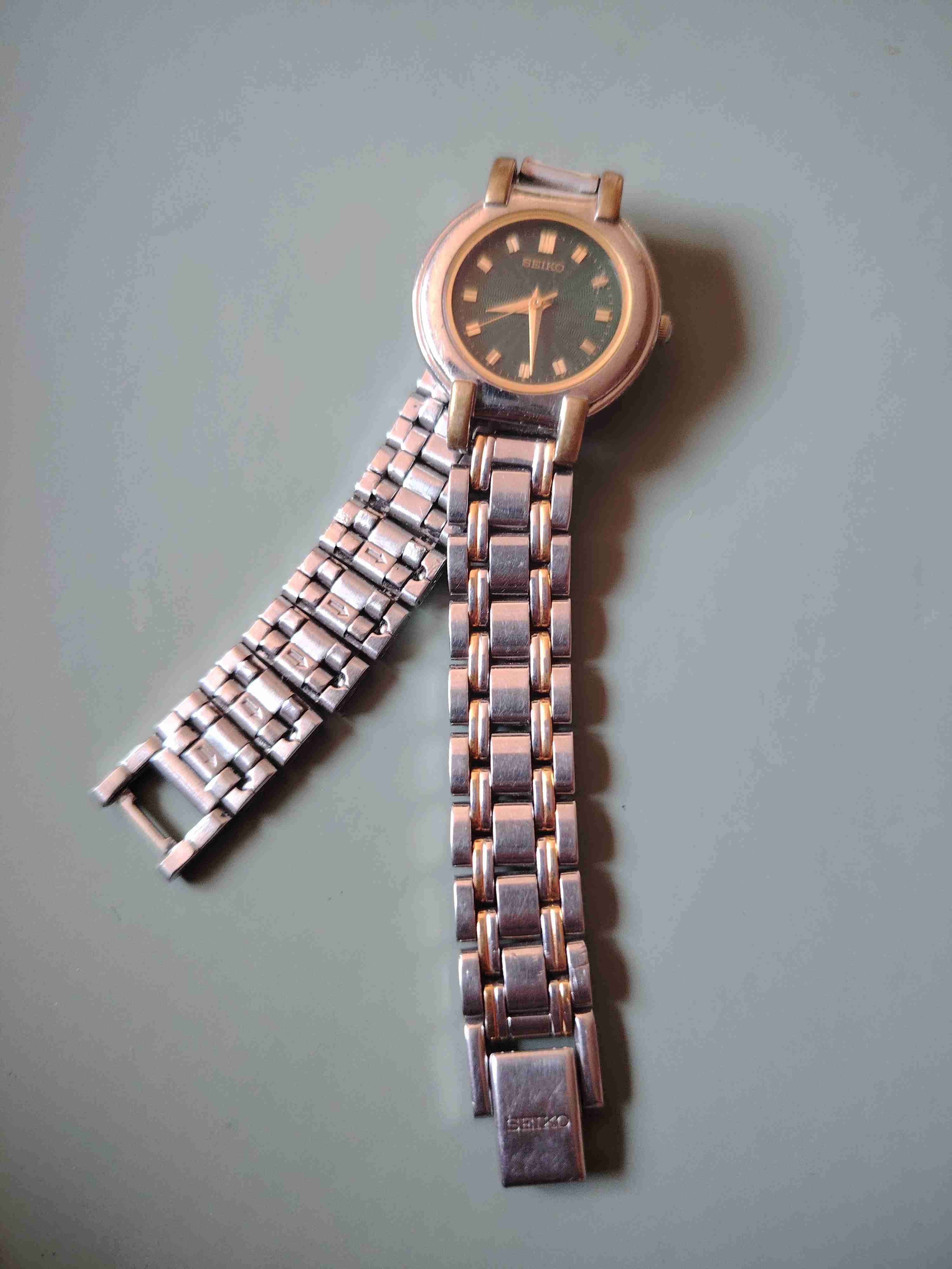 Reloj Seiko dorado y plateado - miniatura 3