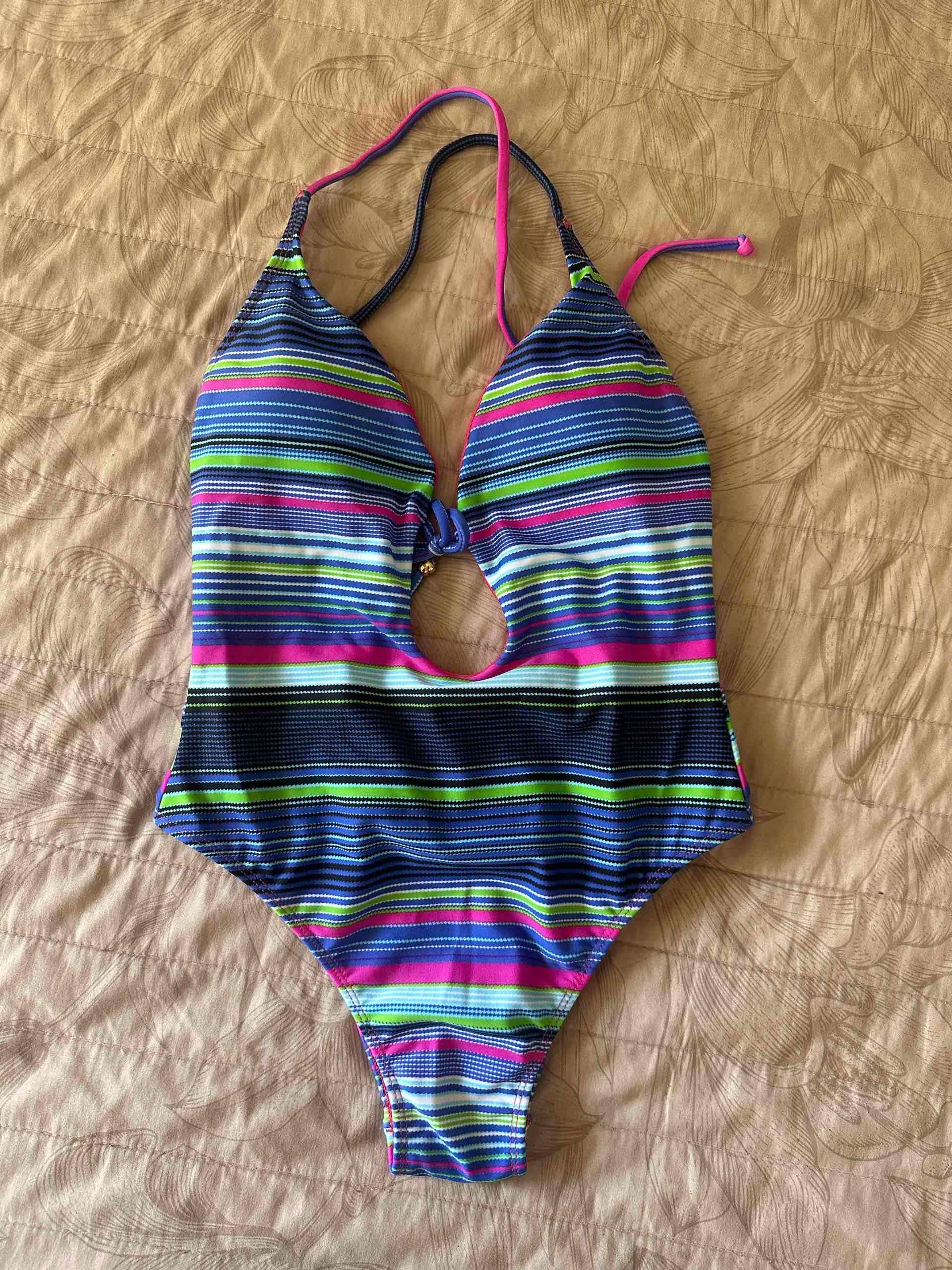 Traje de baño rayado multicolor