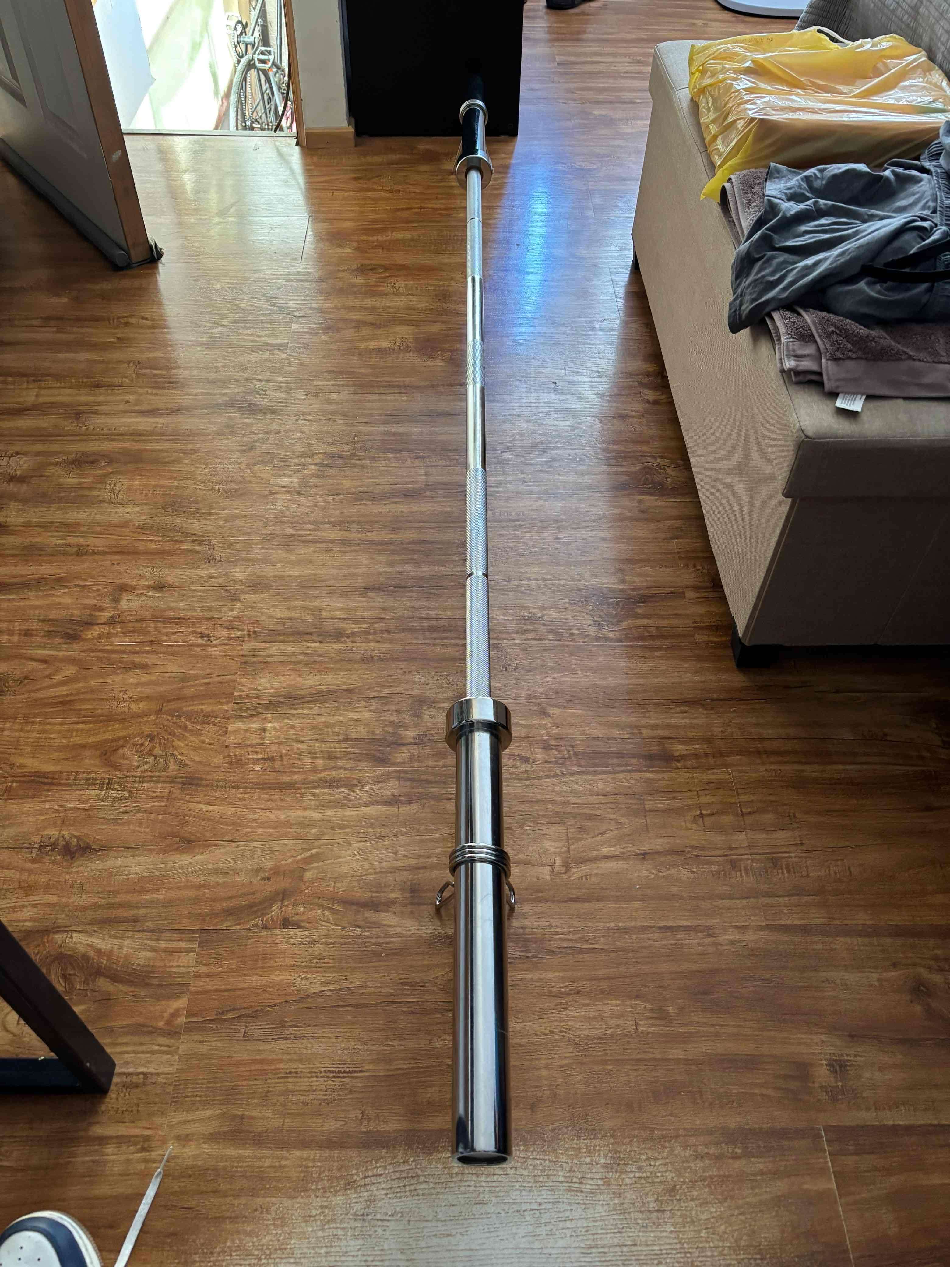 Barra olímpica de pesas - miniatura 2