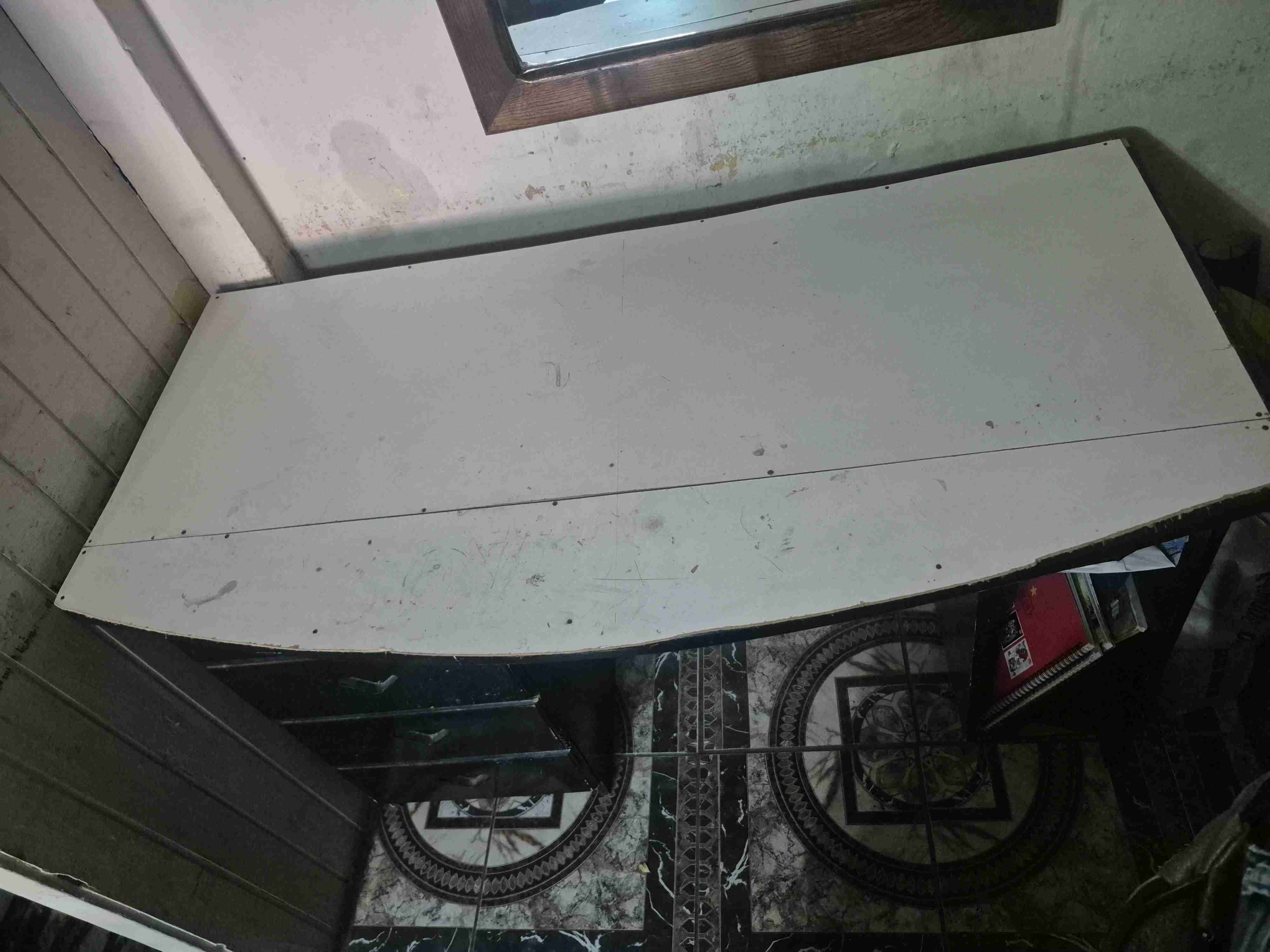 Escritorio con cajonera lateral - miniatura 2