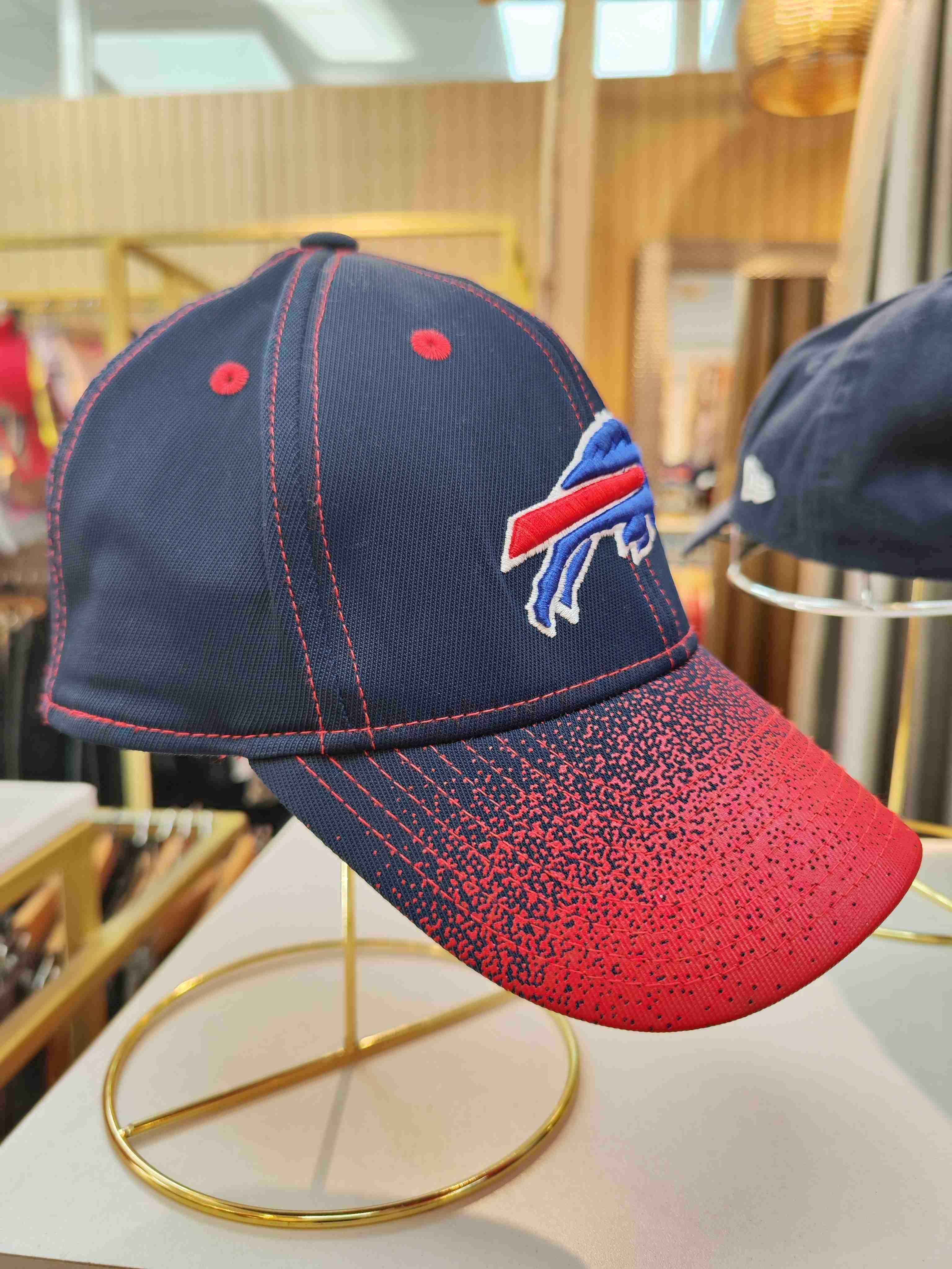 Gorra deportiva azul y roja - miniatura 4