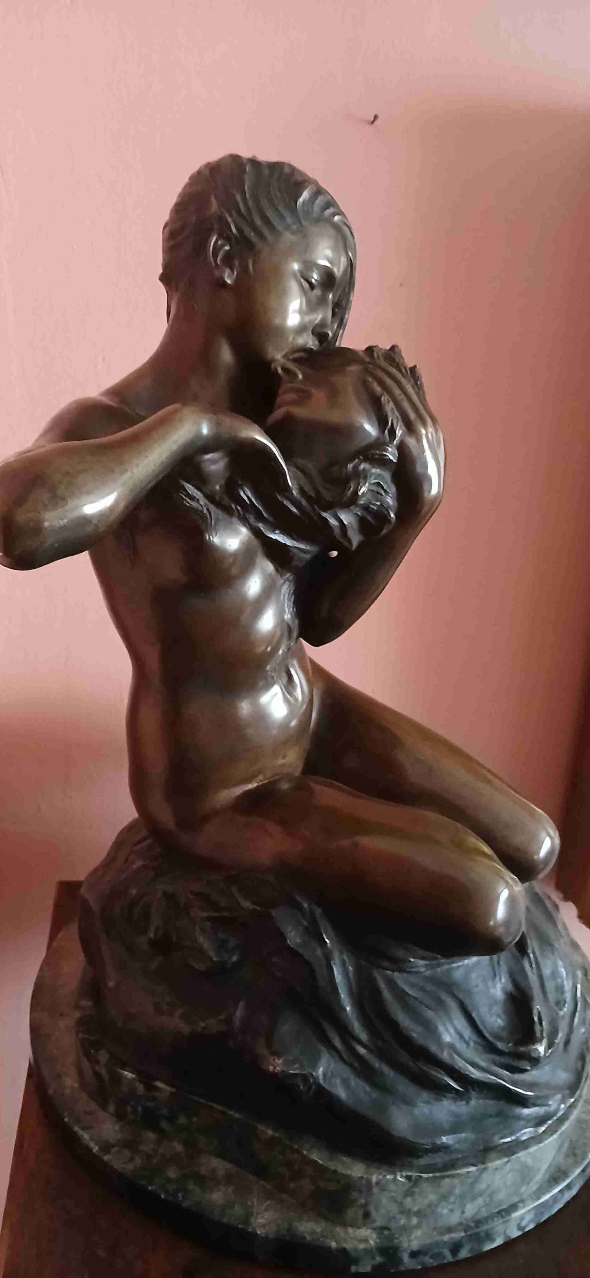 Escultura de bronce antigua - miniatura 2