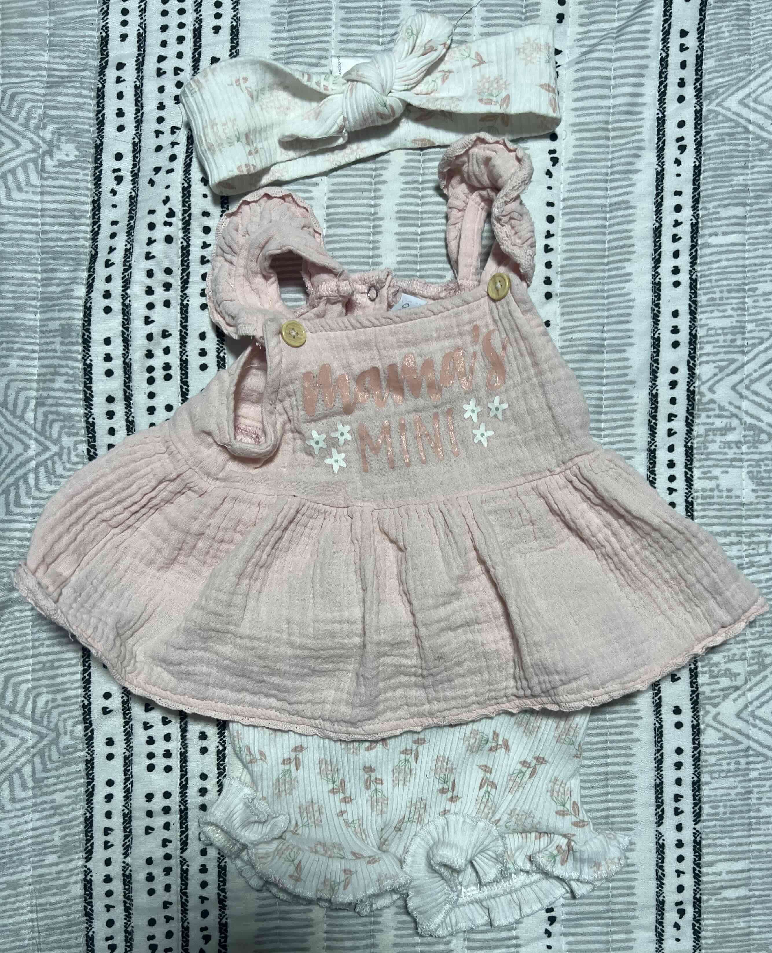 Conjunto bebé rosado "Mama's Mini"