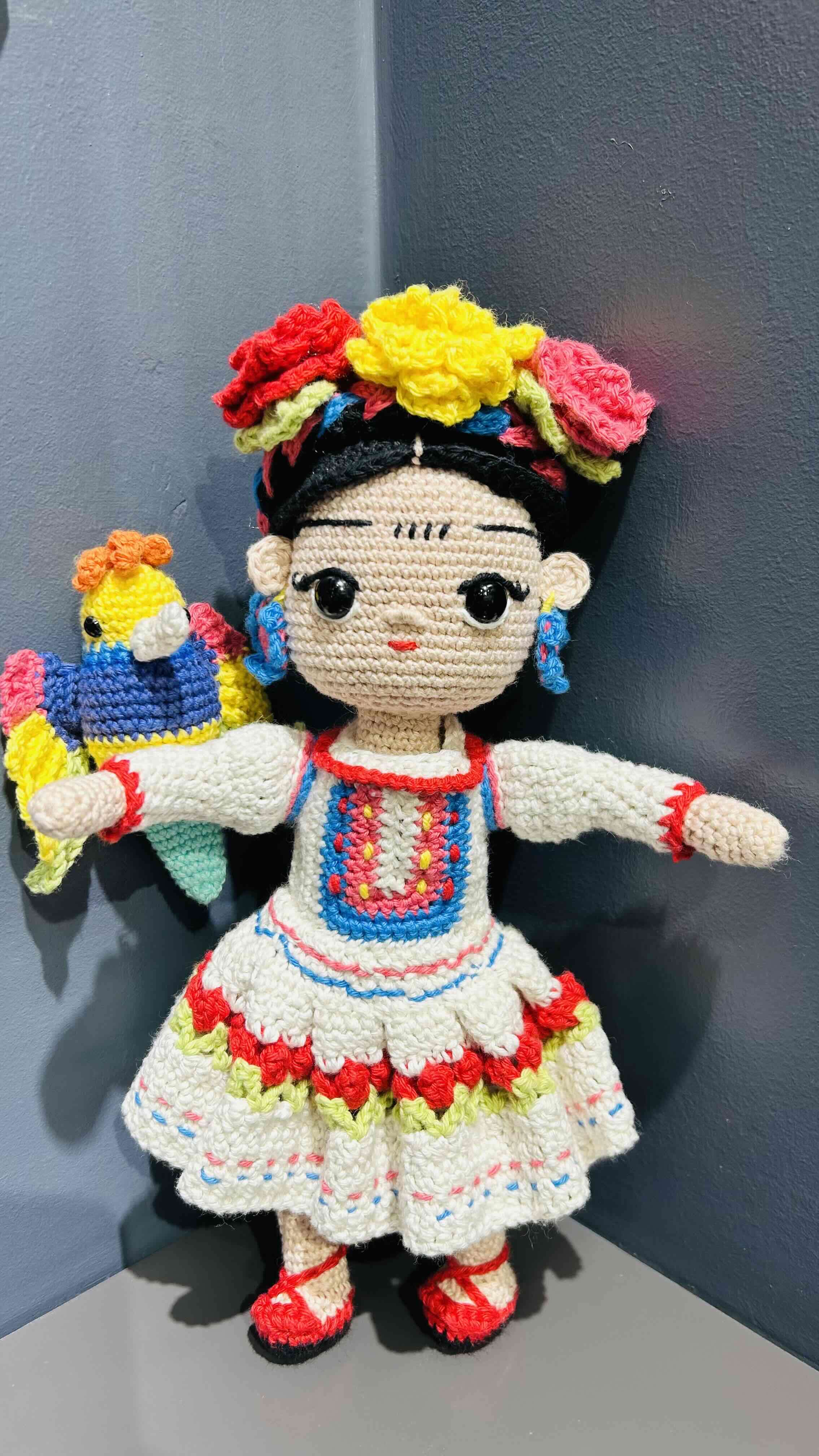 Muñeca de crochet Frida Kahlo