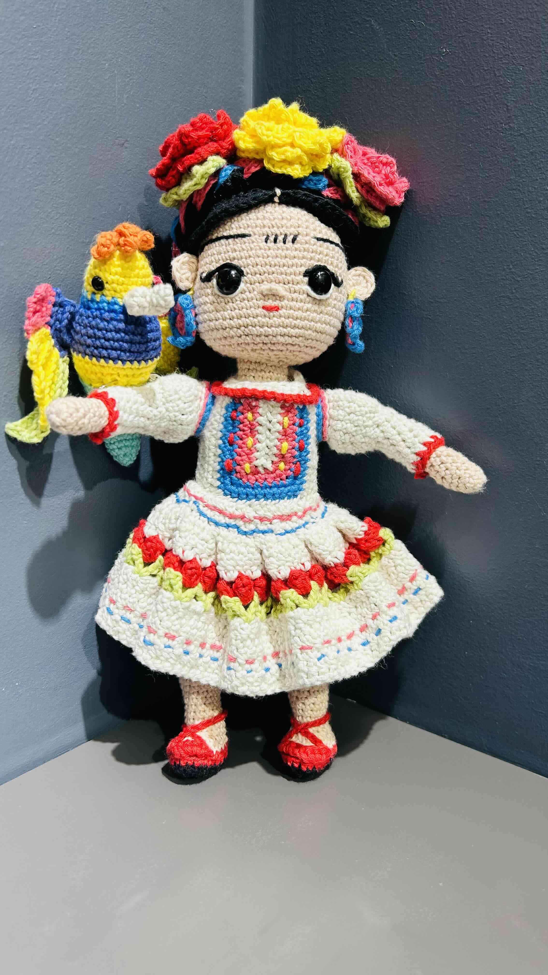 Muñeca de crochet Frida Kahlo - miniatura 2