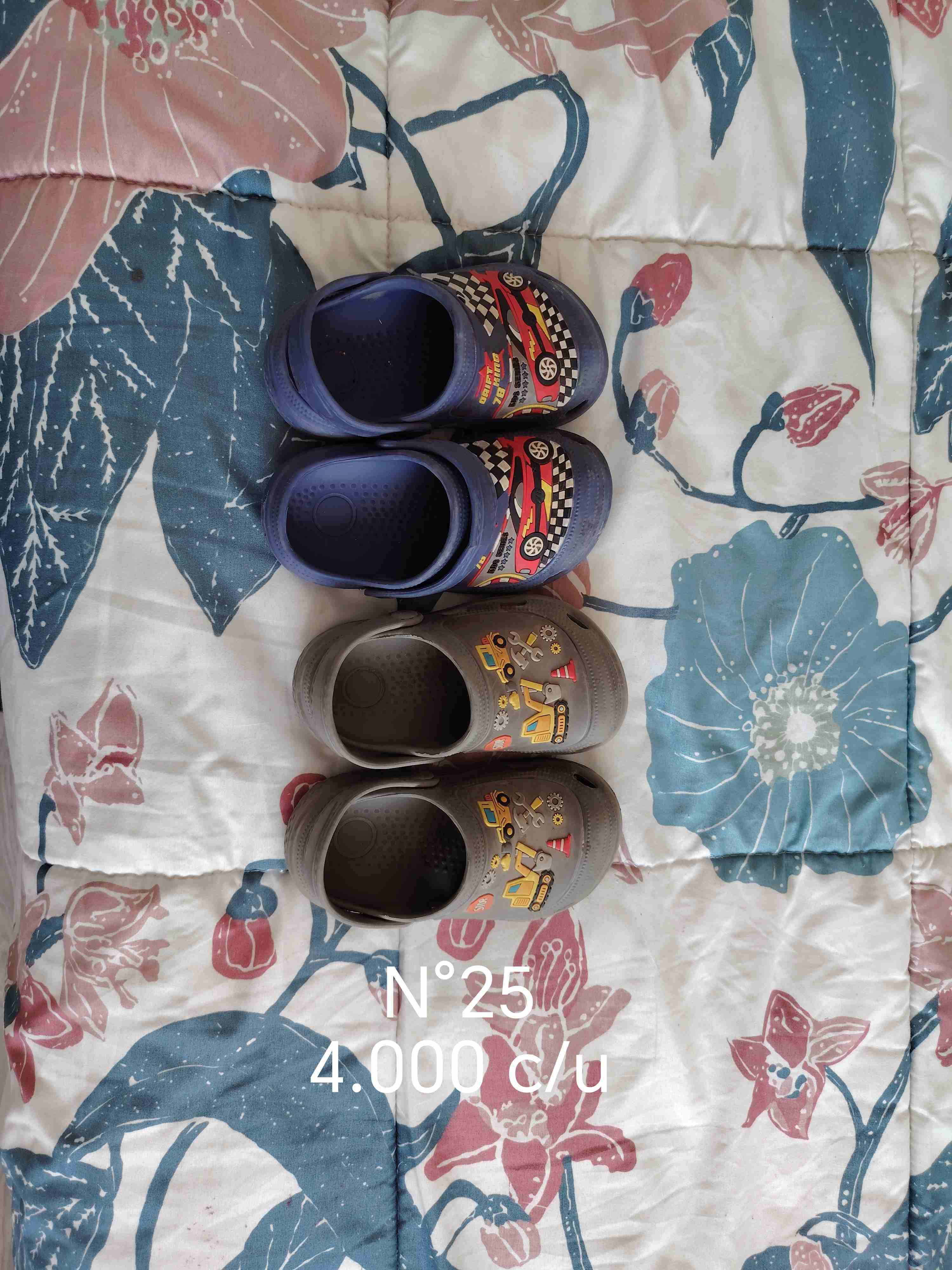 Sandalias infantiles de goma