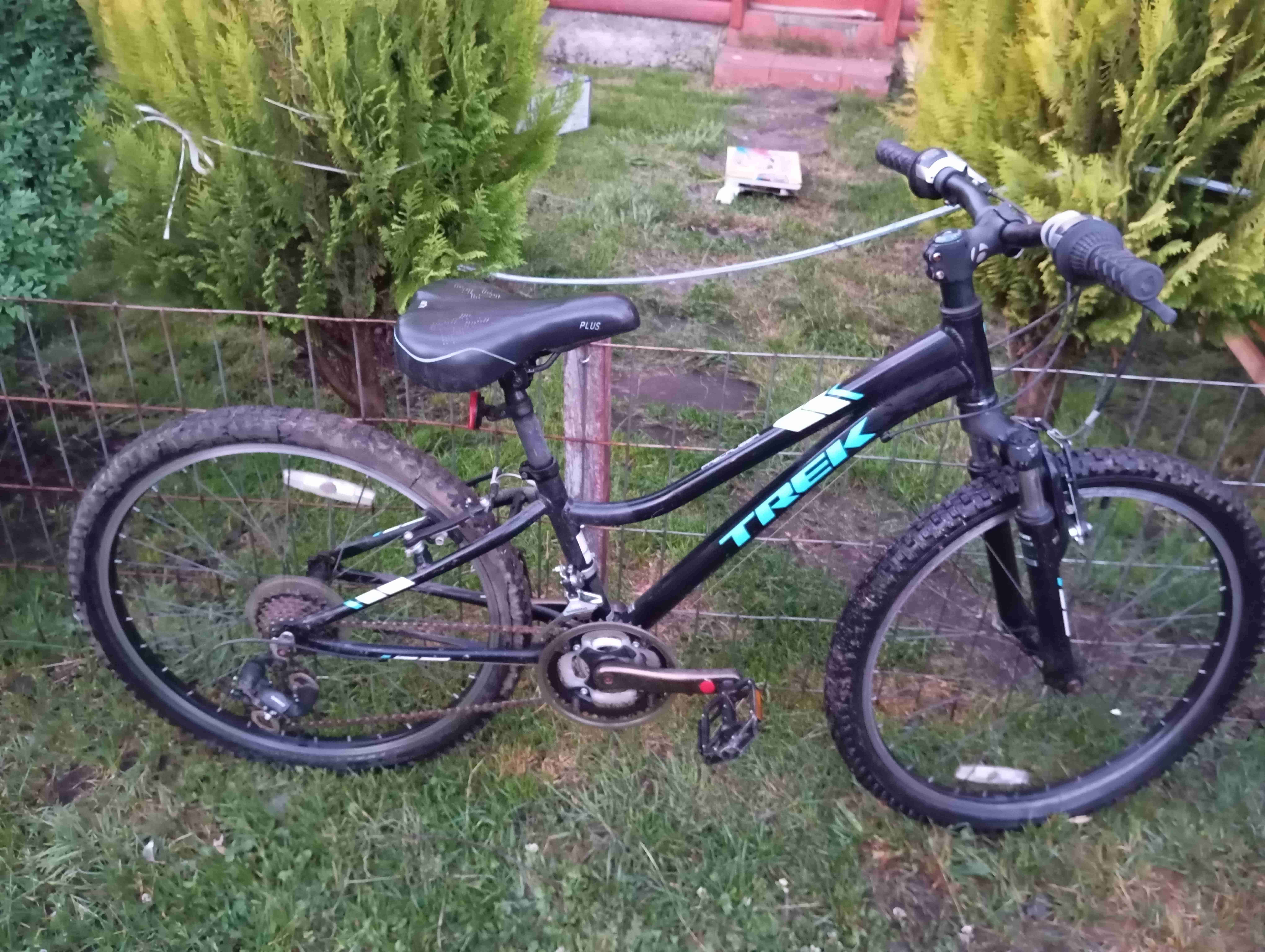 Bicicleta de montaña negra trek - miniatura 3