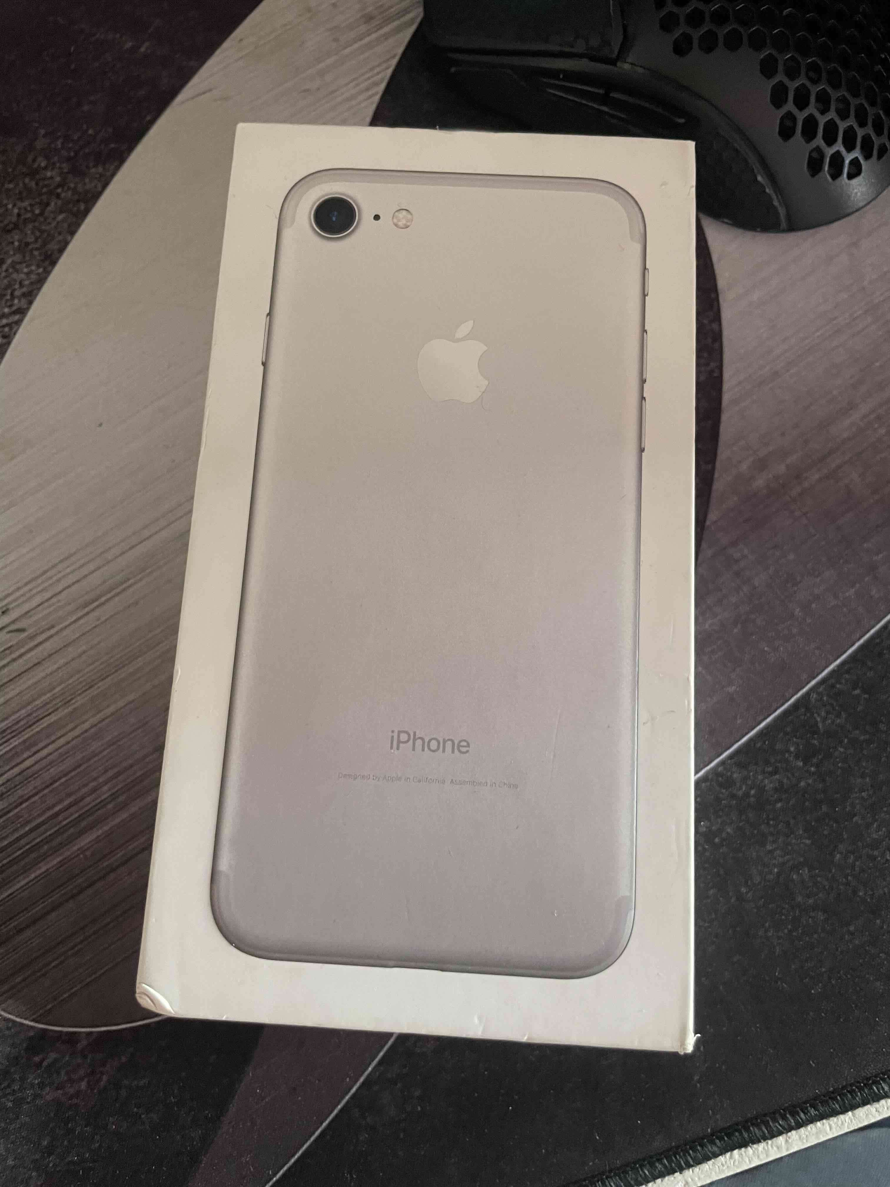 iPhone 7 con caja - miniatura 3