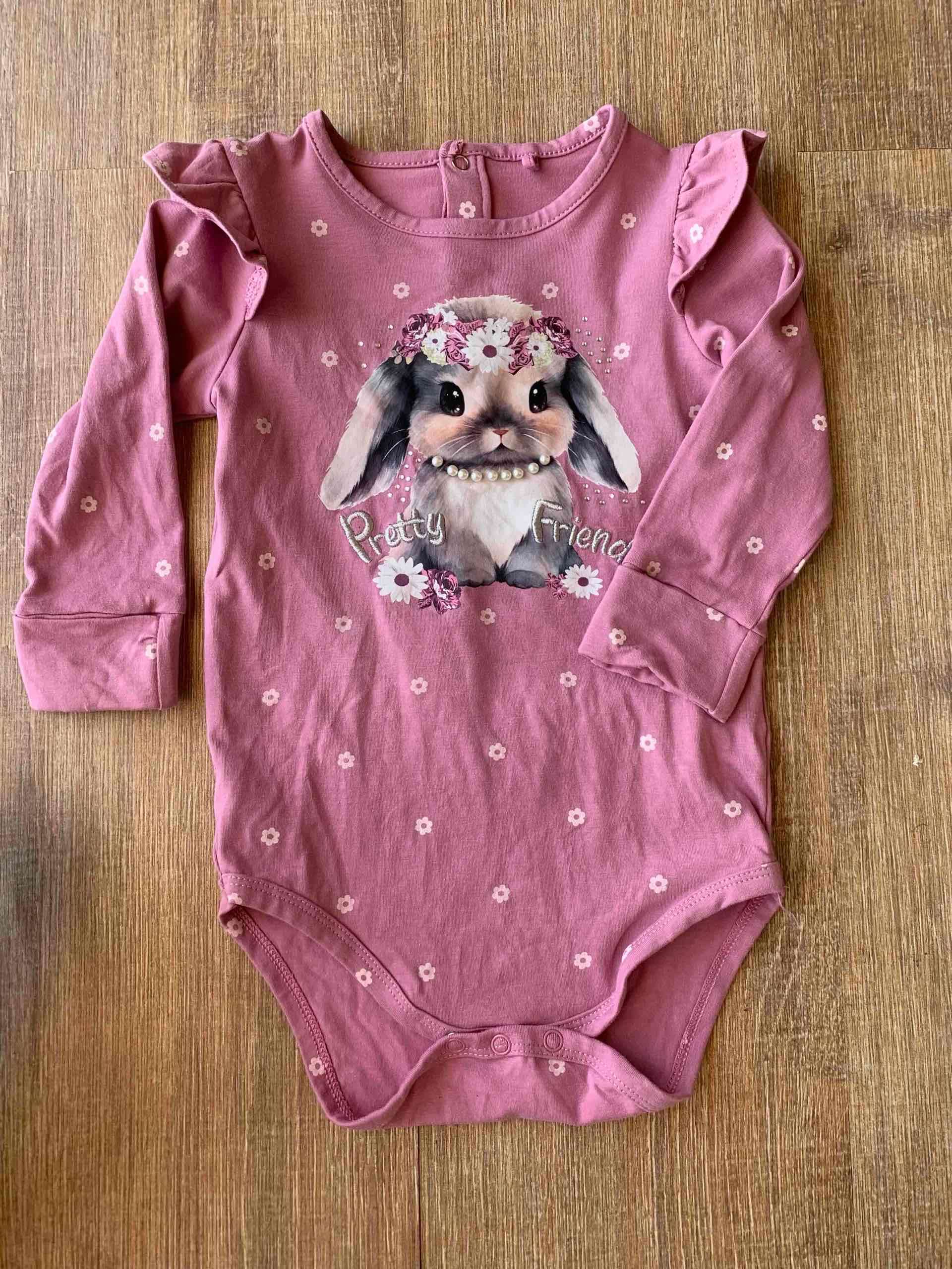 Body bebé rosa con conejo. Limonada