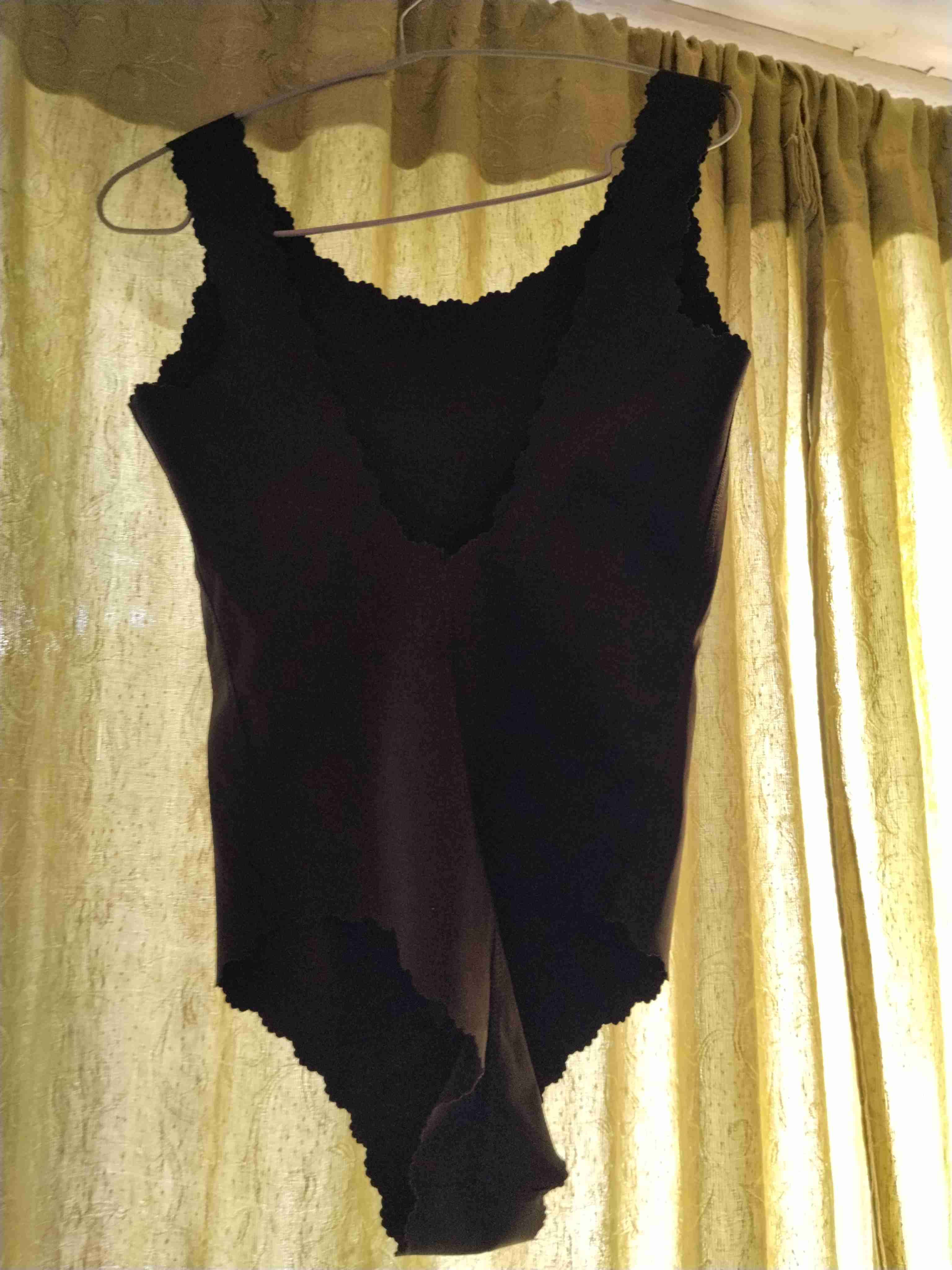 Traje de baño negro de encaje - miniatura 2