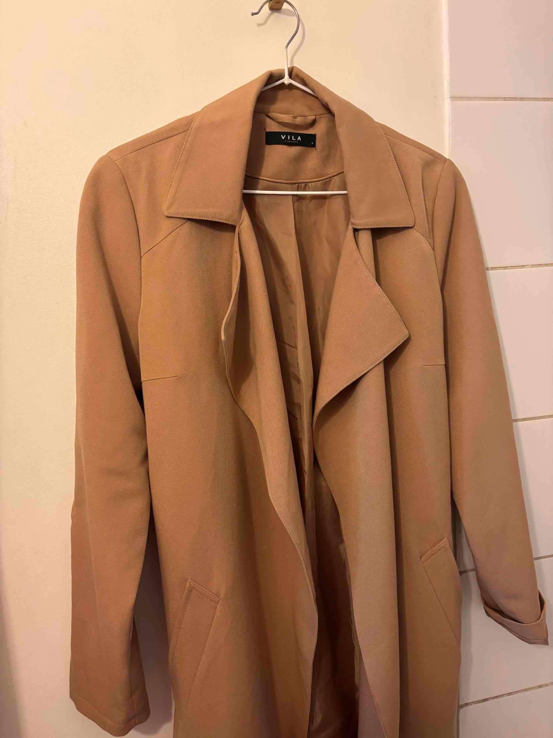 Abrigo camel VILA