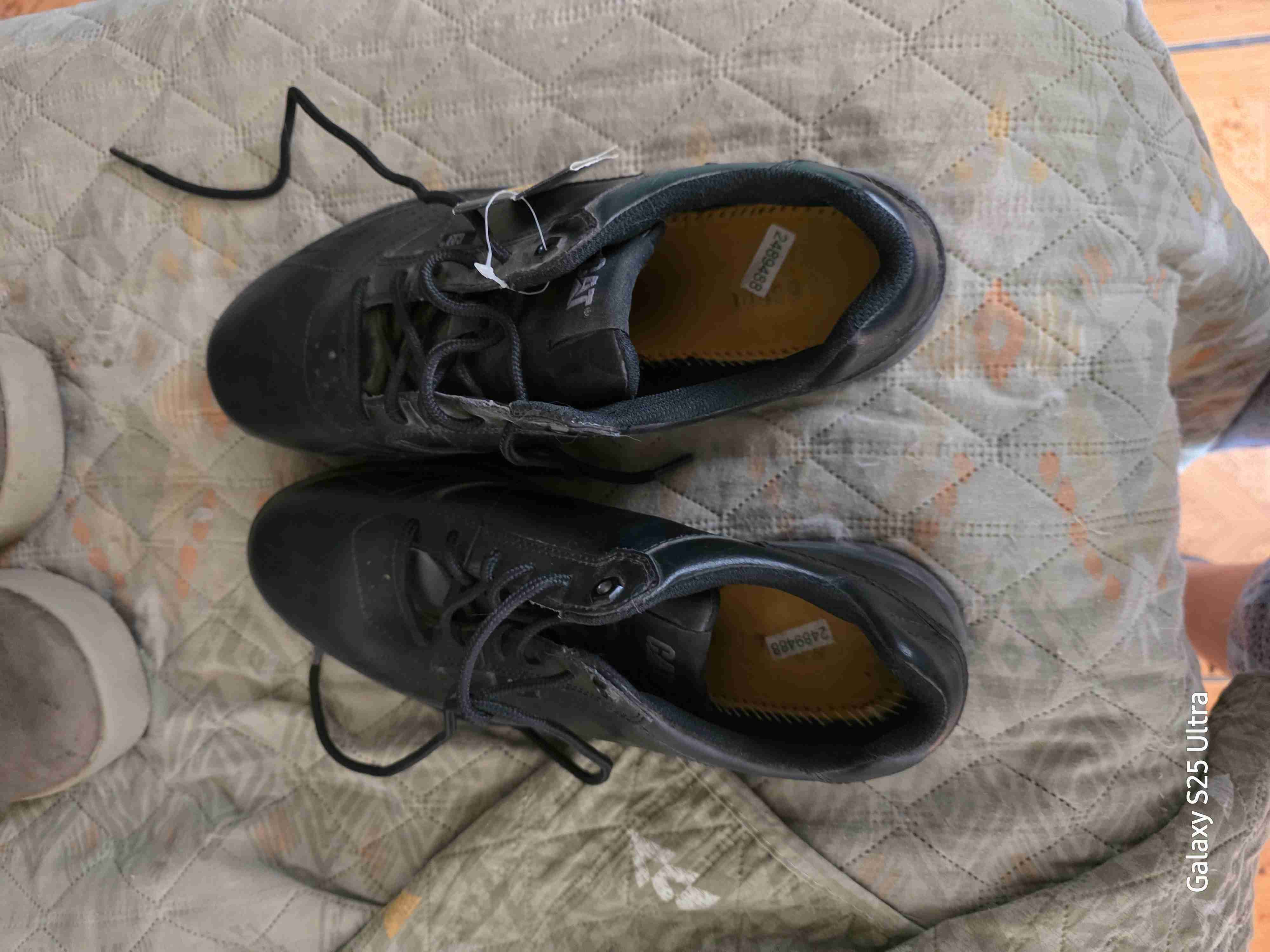 Zapatos CAT negros nuevos - miniatura 2