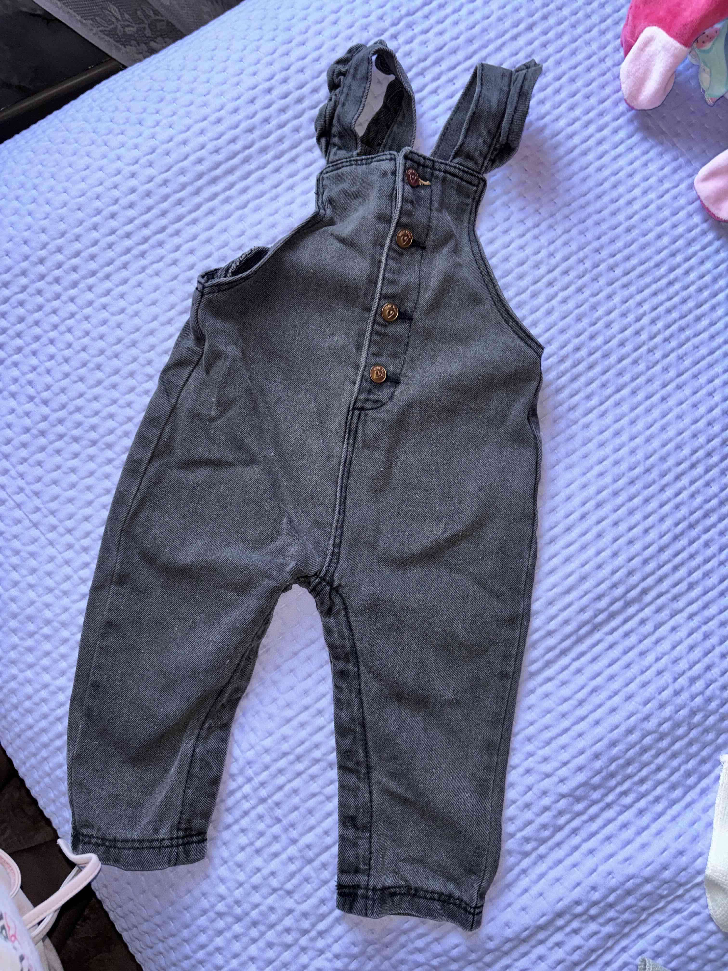 Overall de bebé gris