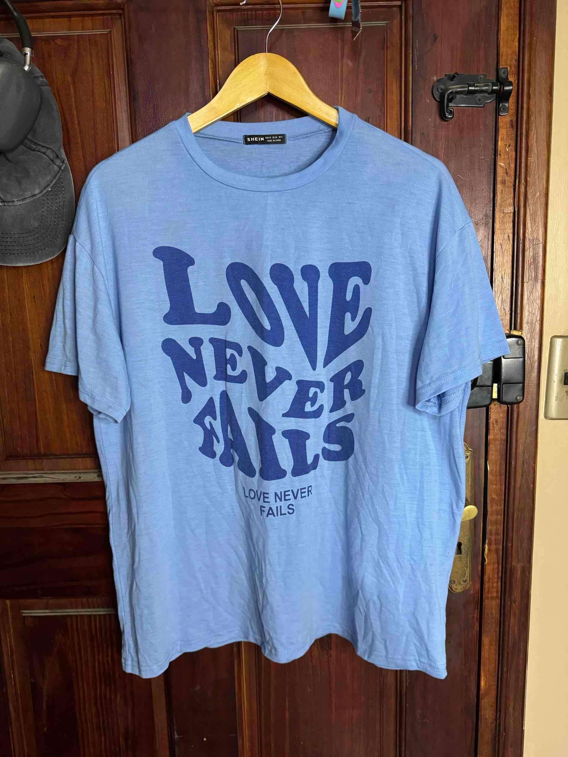 Polera azul estampado oversize