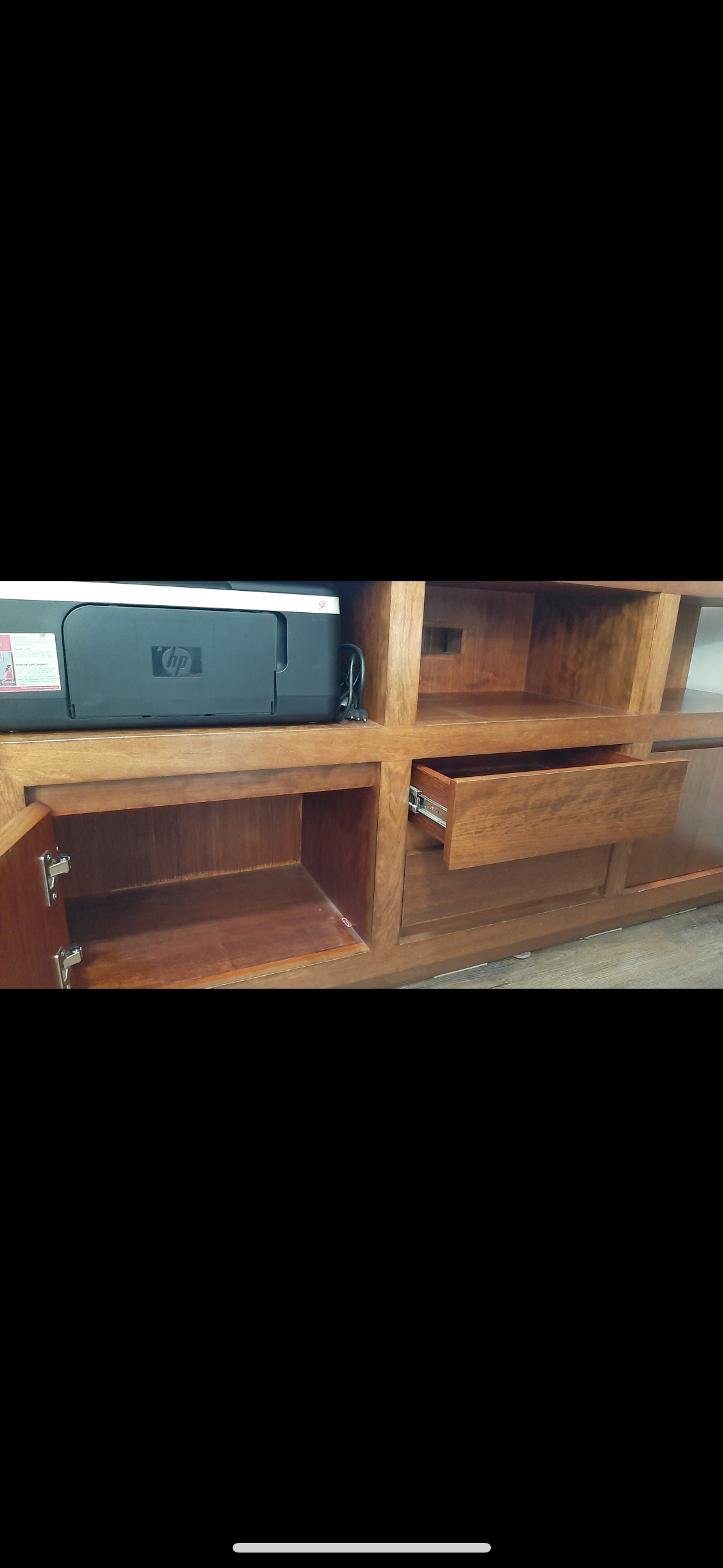 Escritorio de madera con compartimentos - miniatura 2