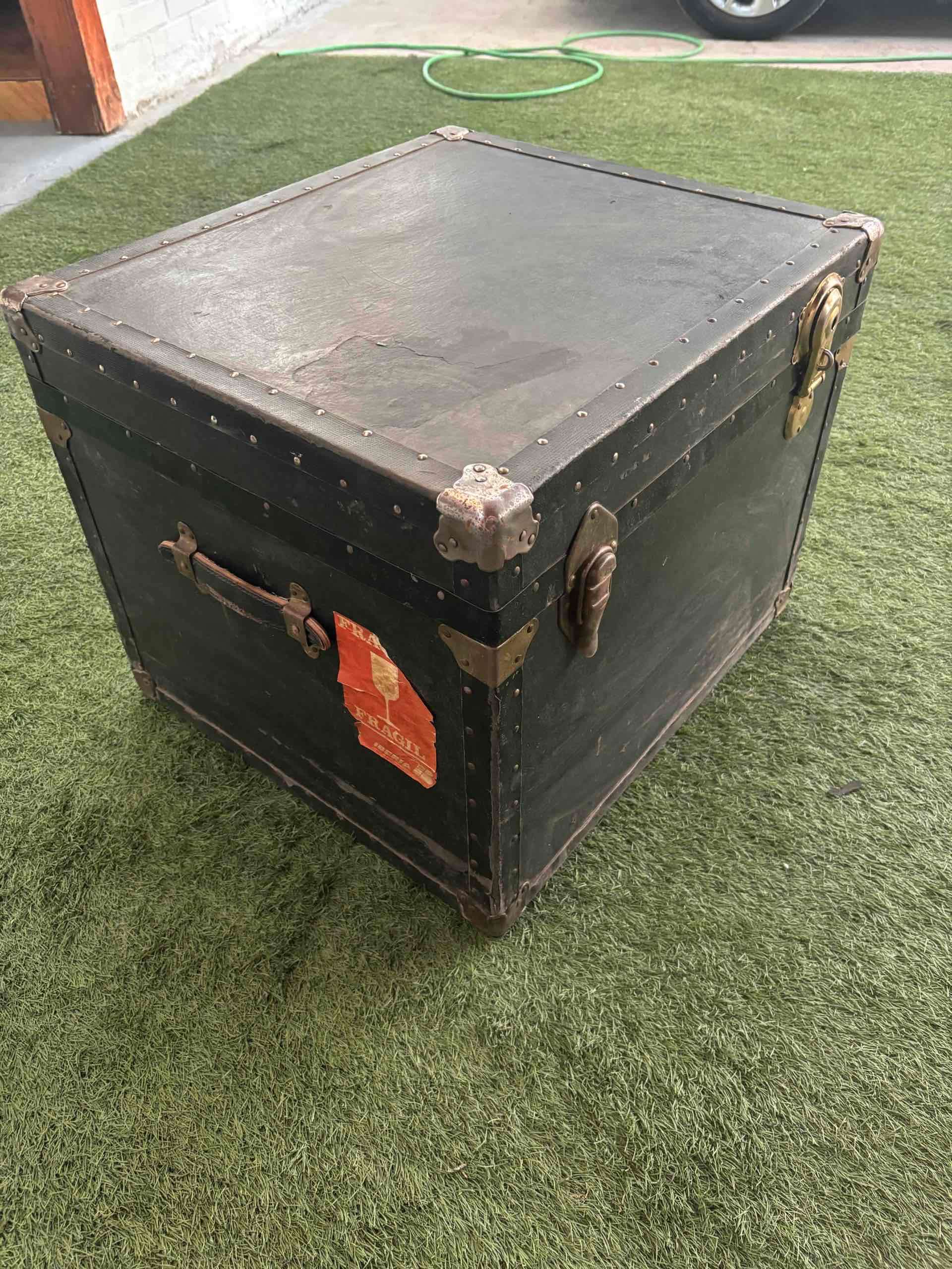 Baúl antiguo negro - miniatura 6