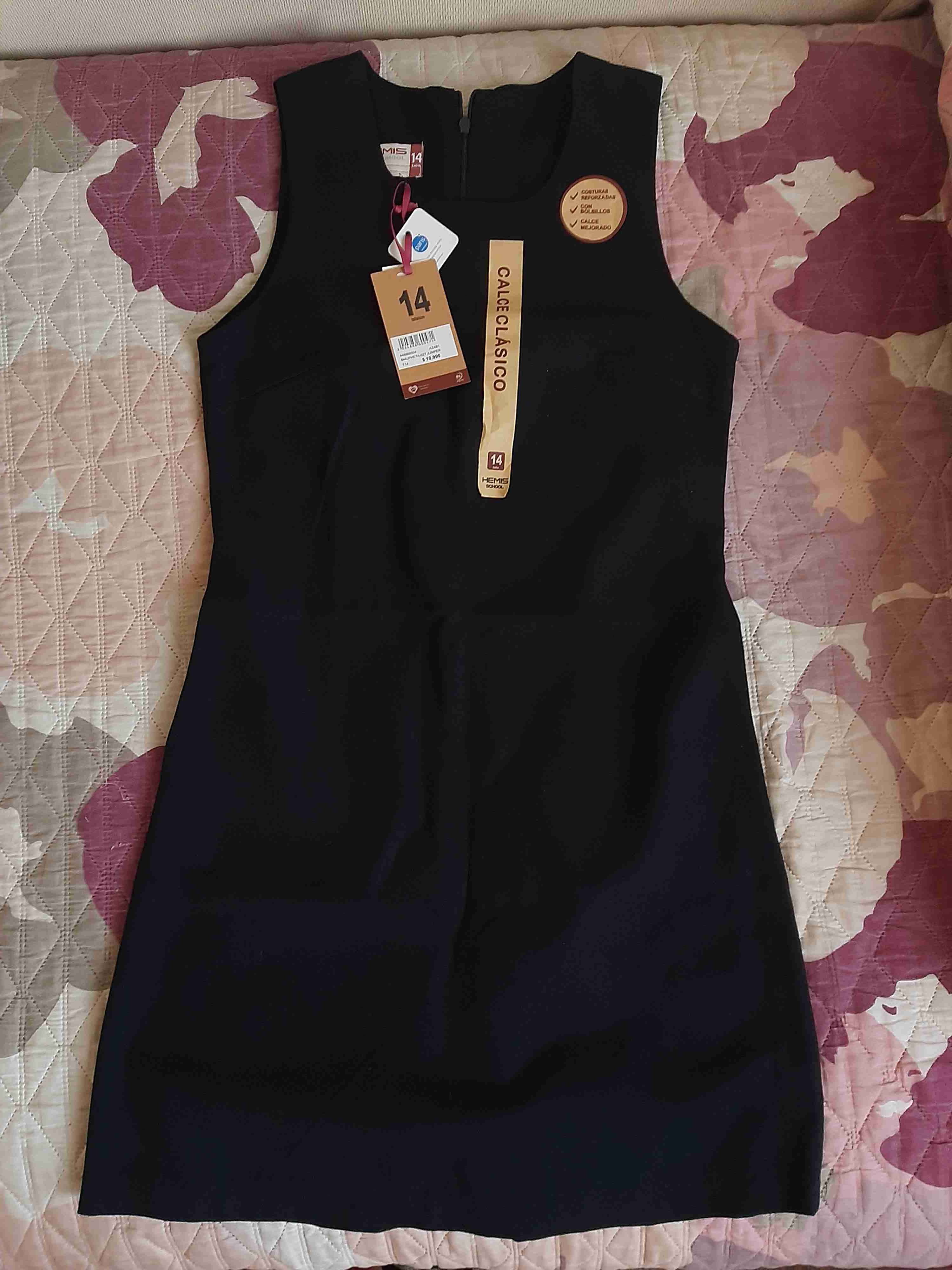 Vestido negro sin mangas