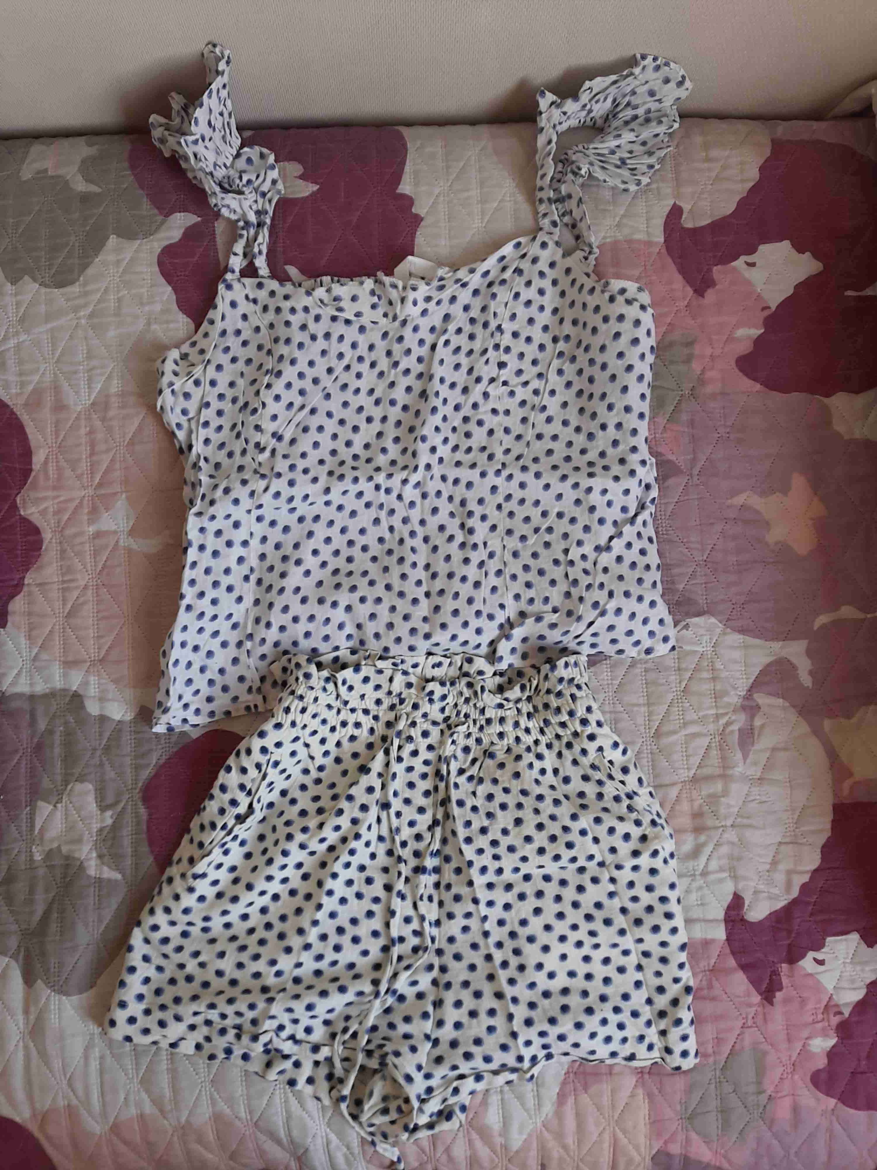 Conjunto de pijama con lunares