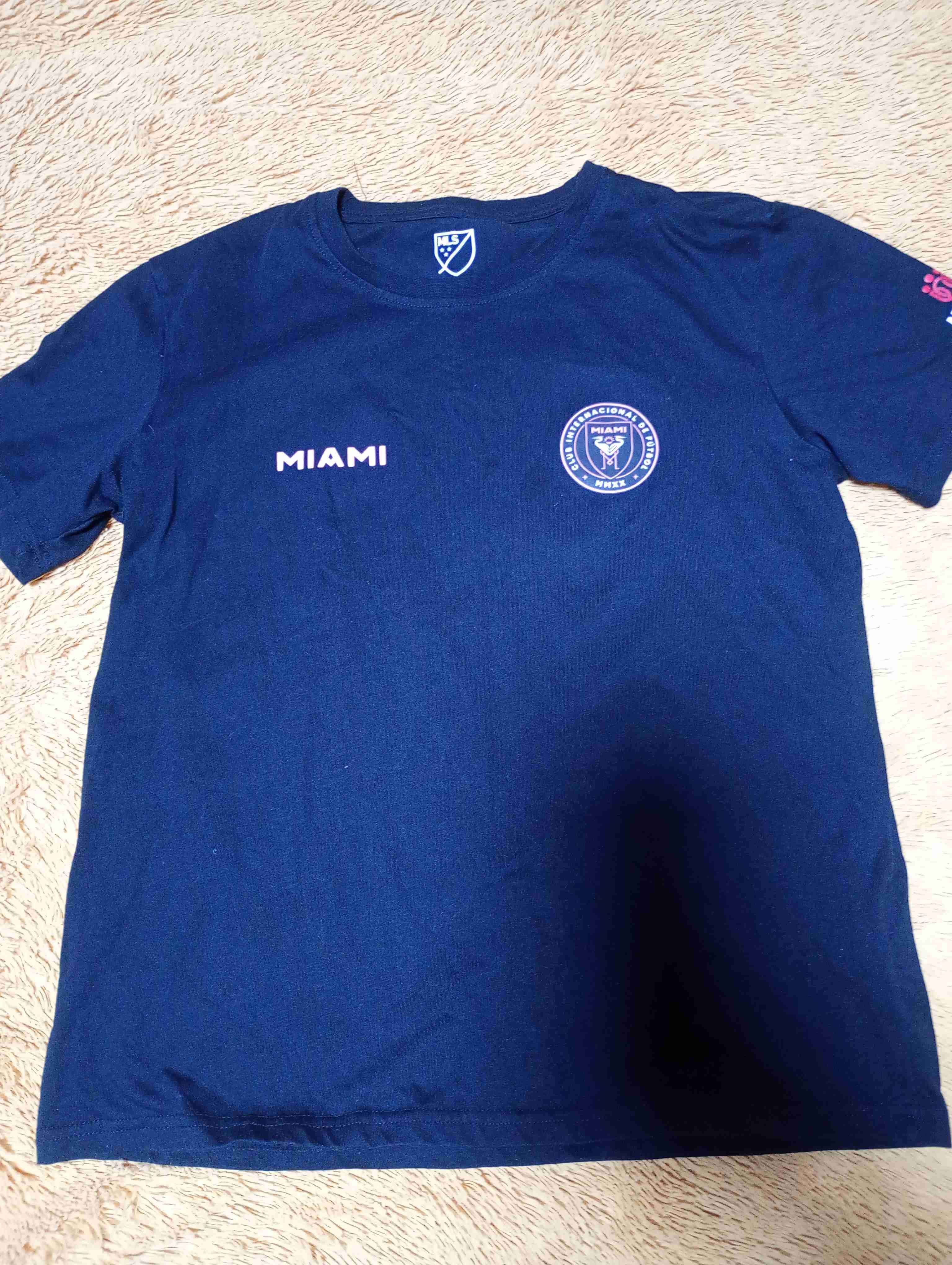 Polera de Messi talla 16