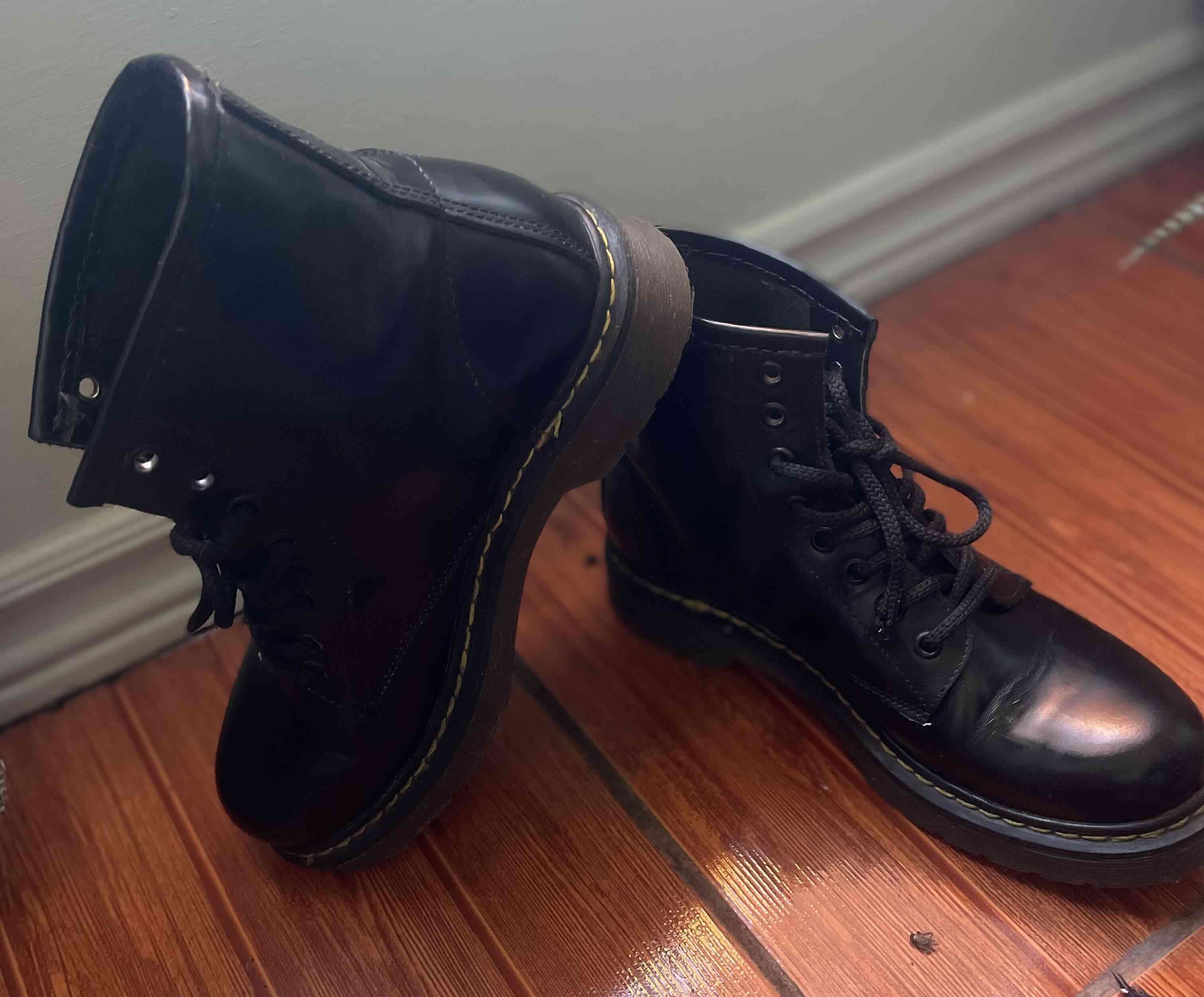 Botas negras estilo militar - miniatura 2