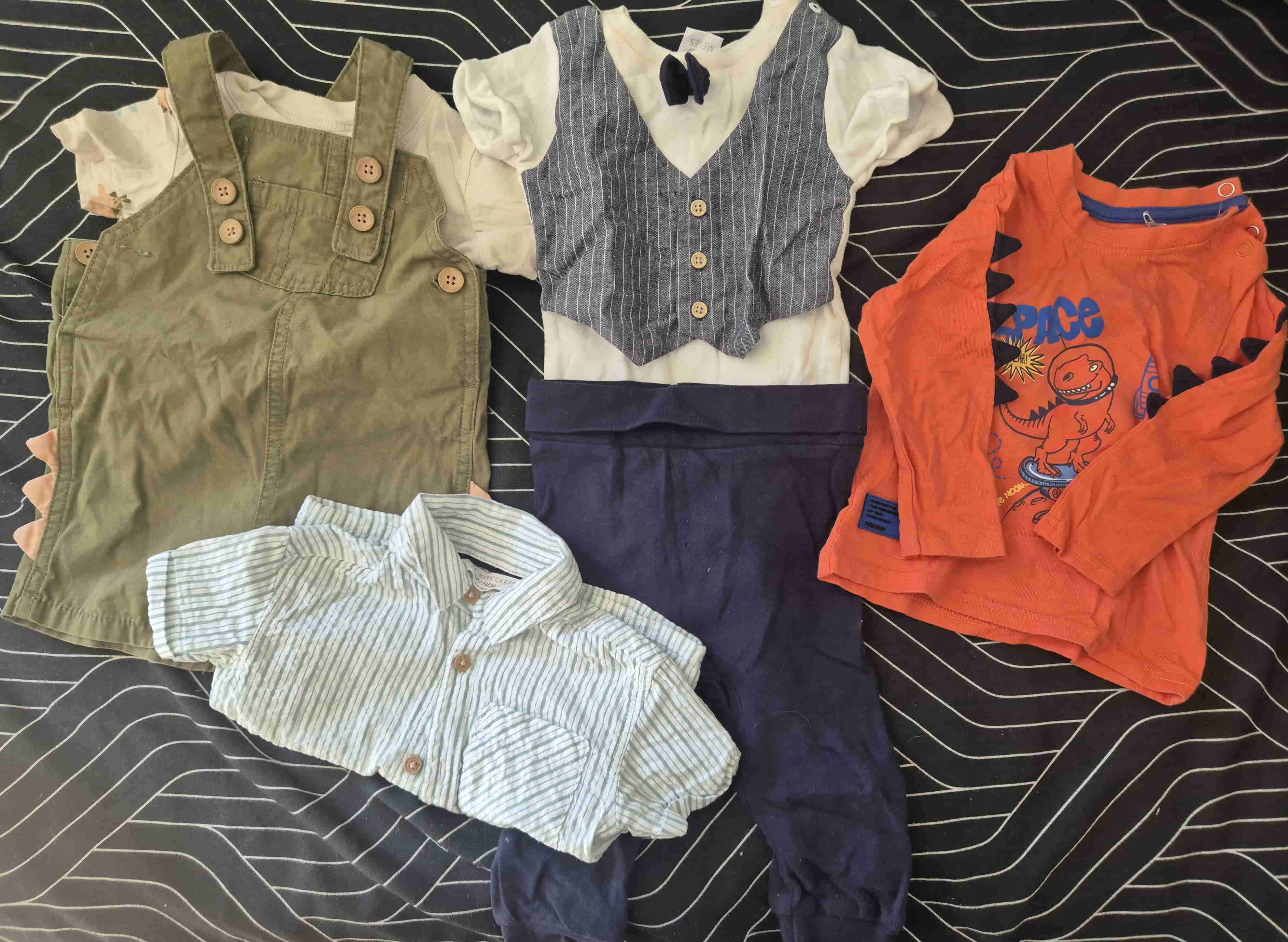 Lote de ropa de bebé de 6 a 12m - miniatura 4