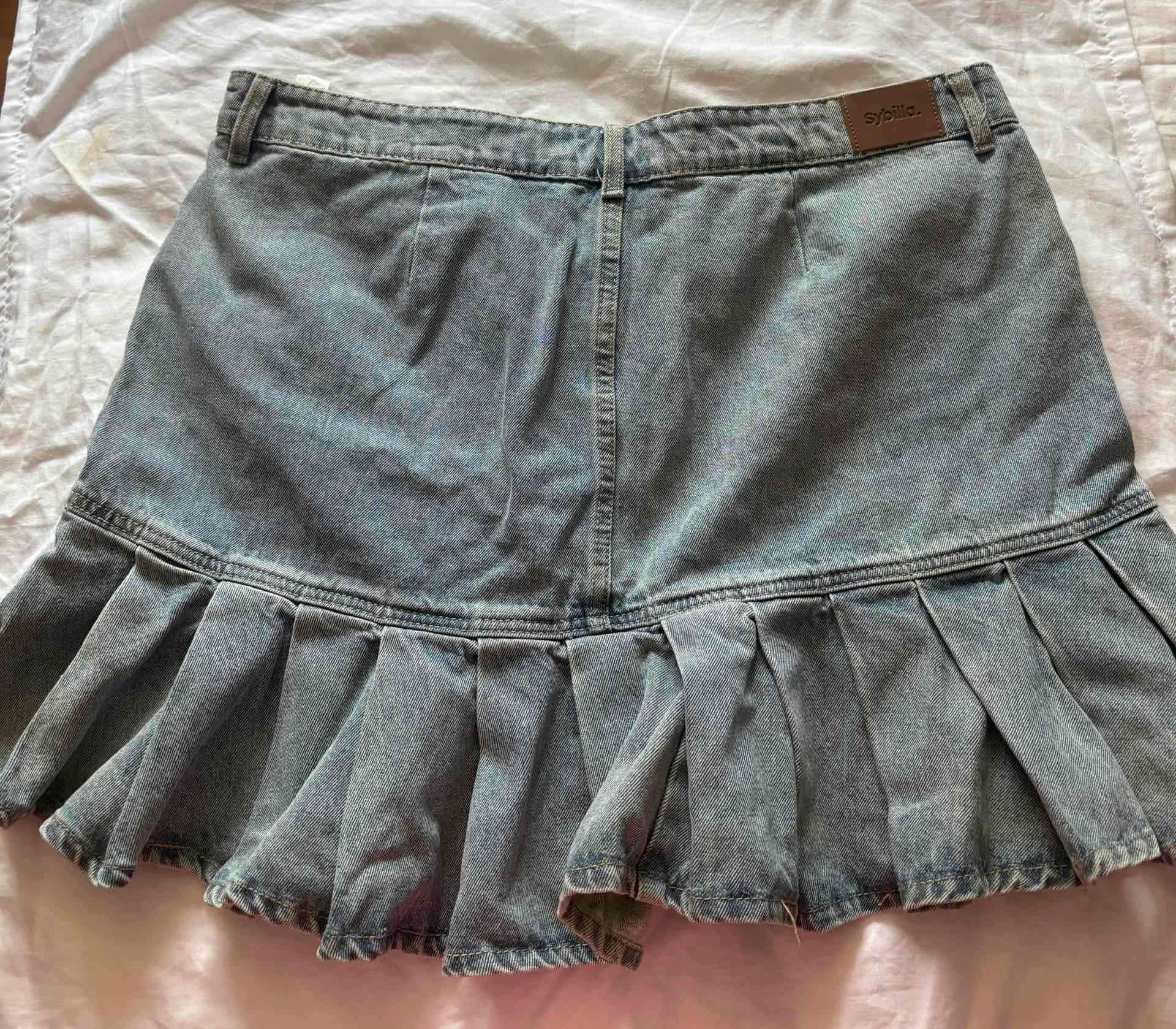 Falda de mezclilla con volantes - miniatura 3