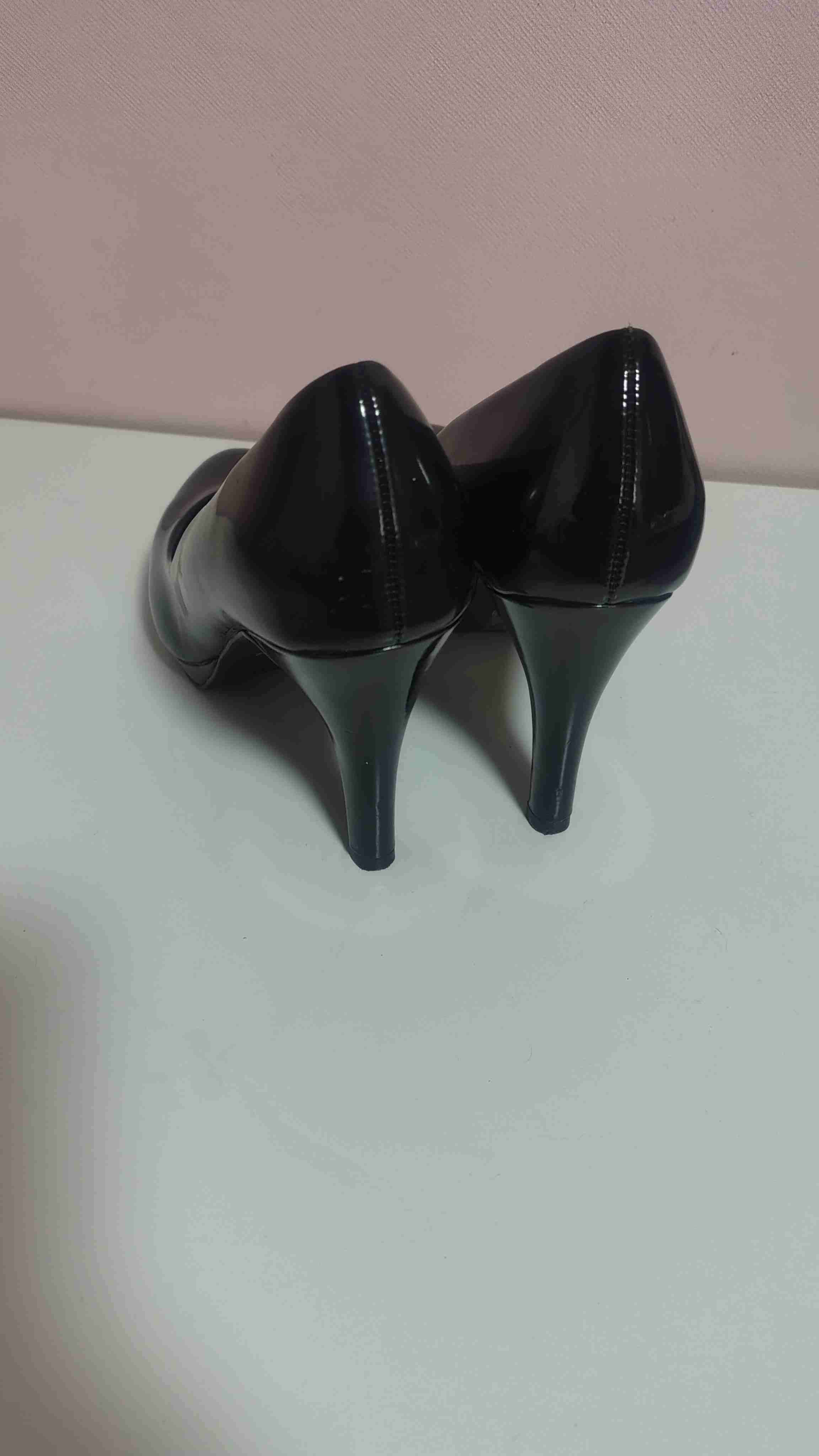 Tacones negros de charol Bata 37 - miniatura 3