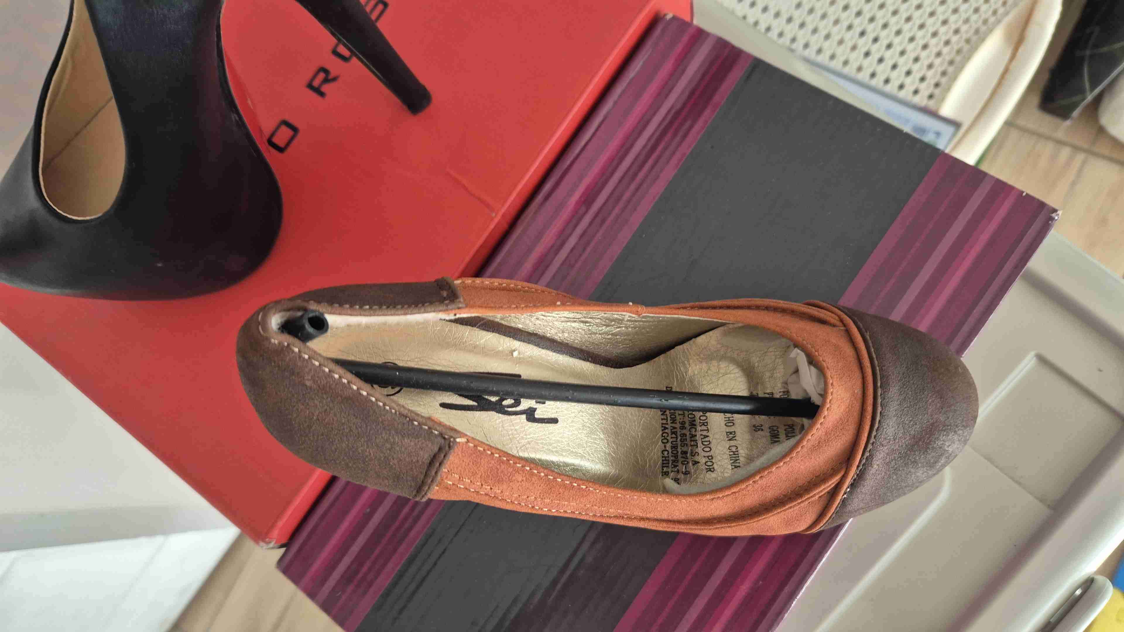 Zapatos de tacón marrón y naranja - miniatura 2