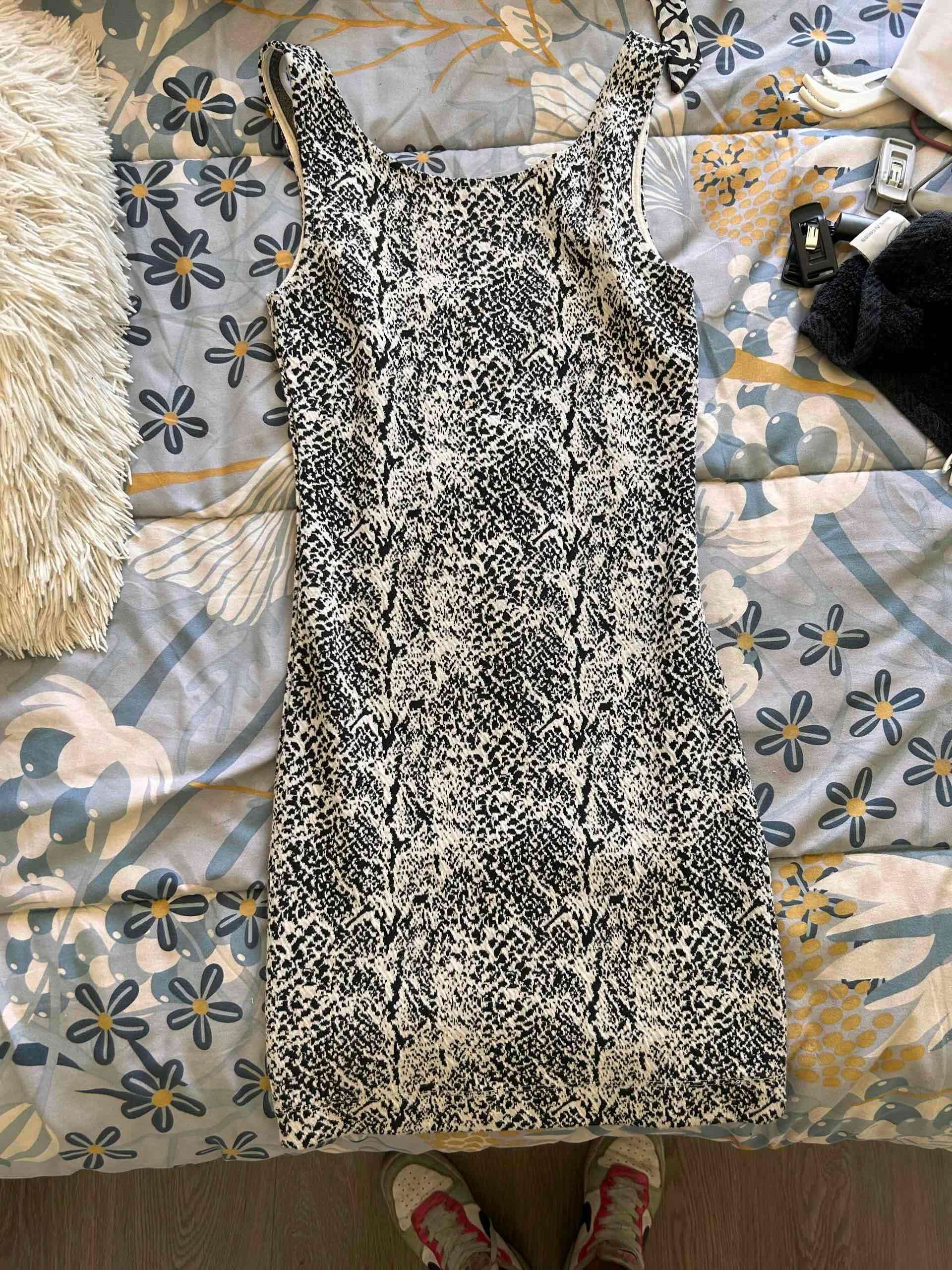 Vestido H&M Divided gris - miniatura 2