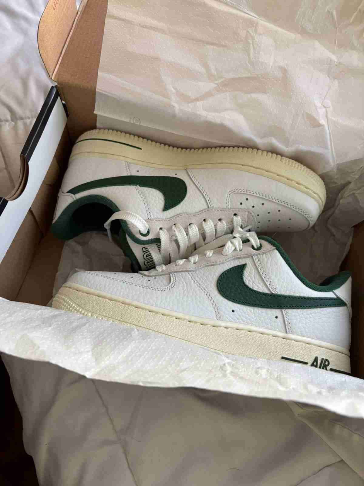 Zapatillas blancas con verde