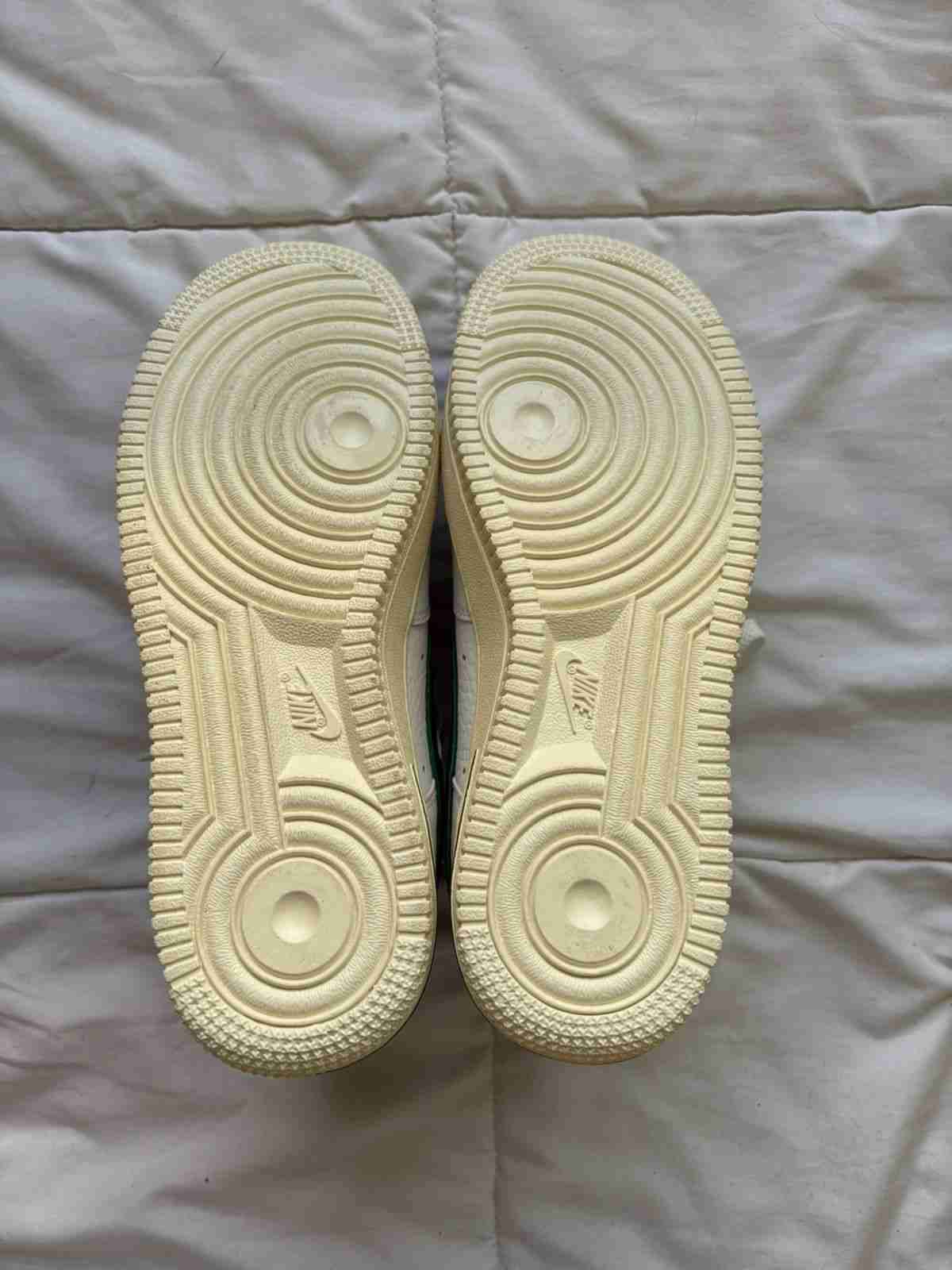 Zapatillas blancas con verde - miniatura 3