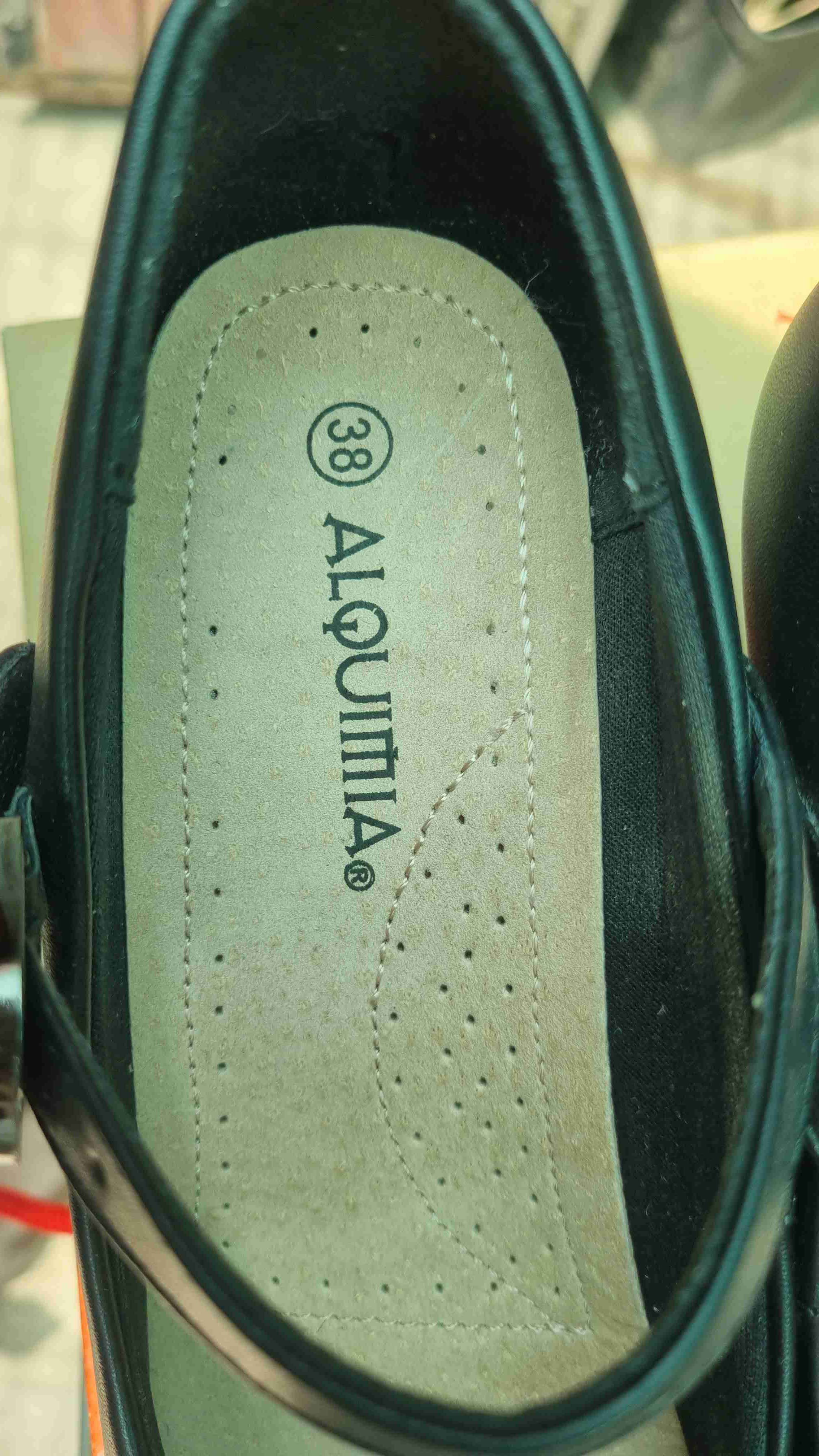 Zapatos negros con correa - miniatura 2