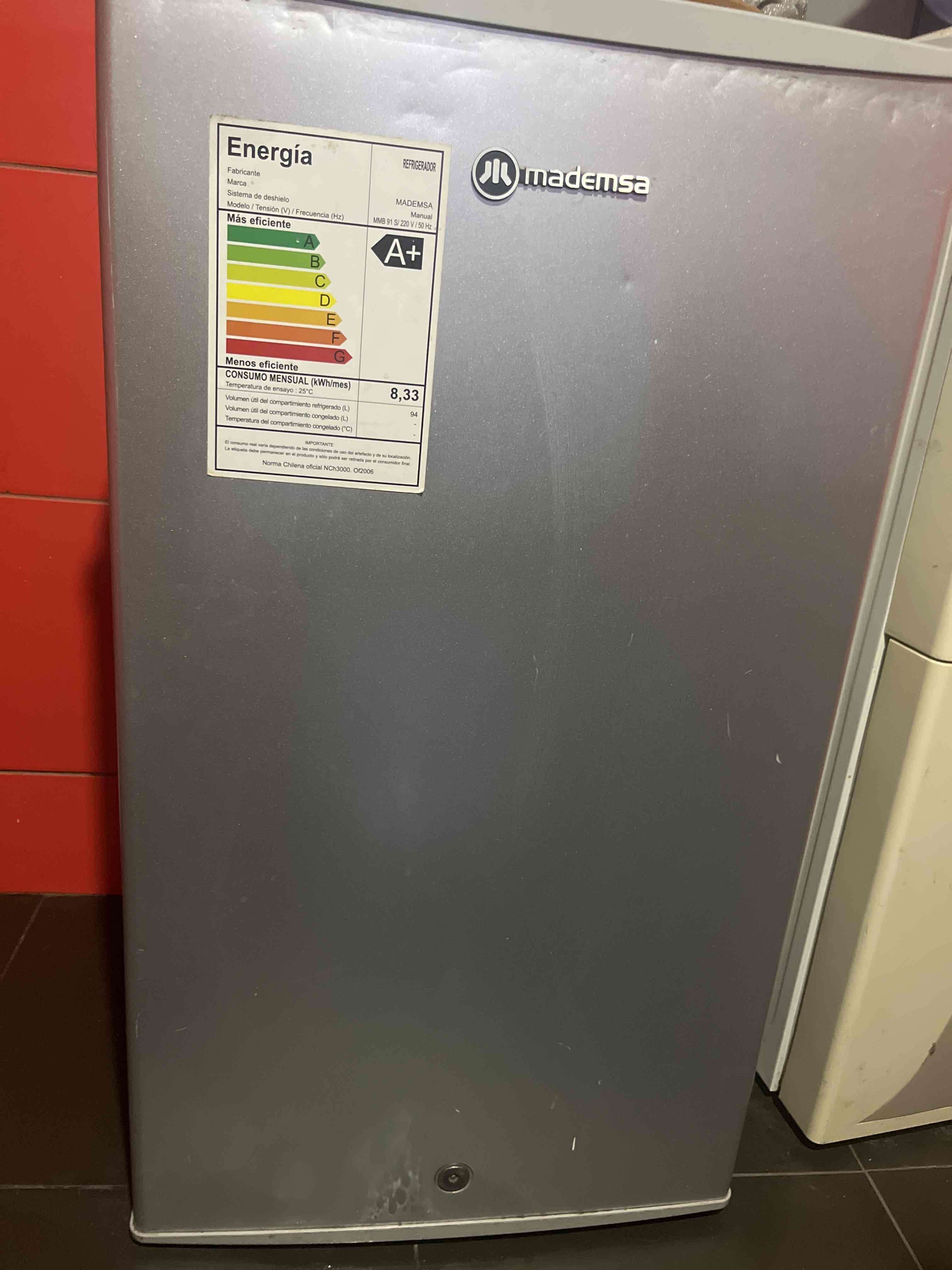 Refrigerador Mademsa A+ gris