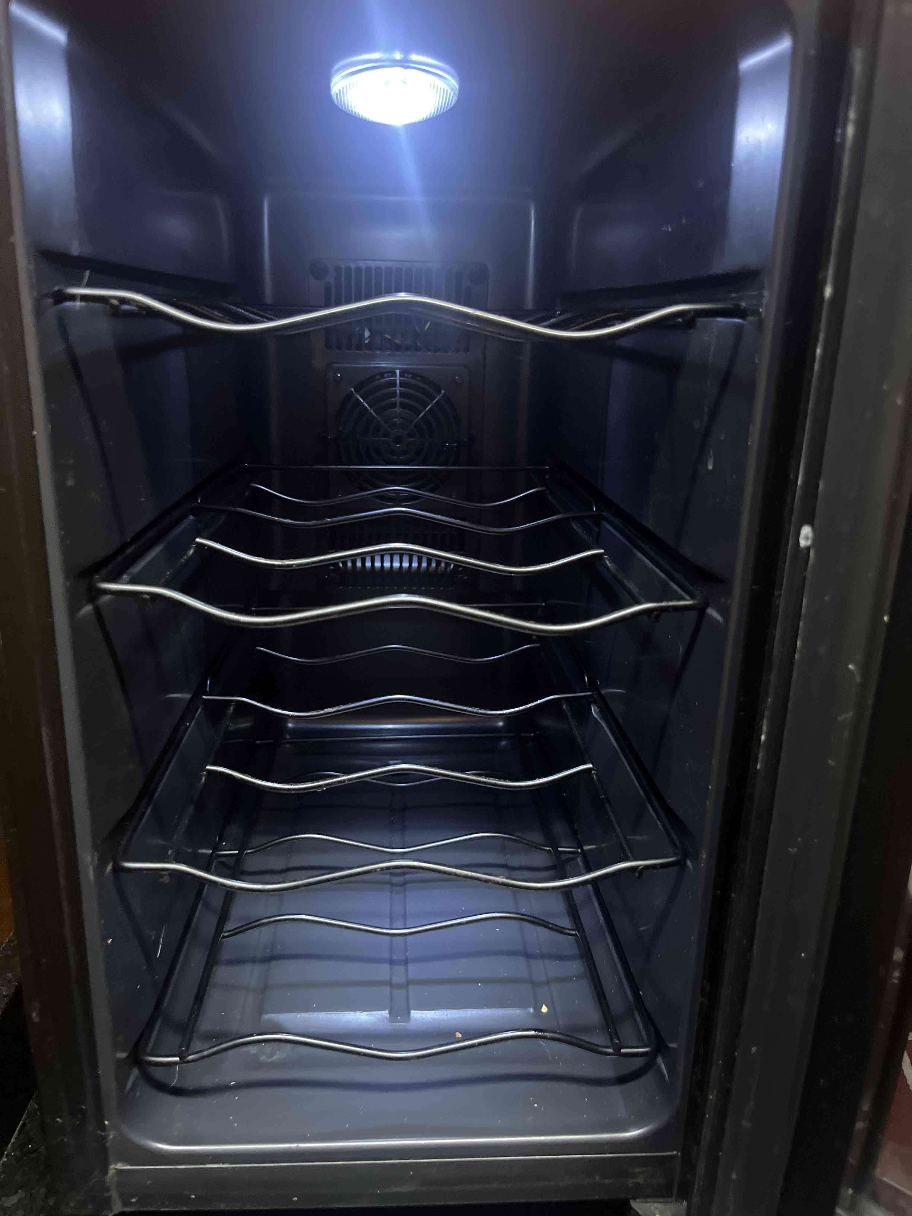 Cava de vinos compacta 8 botellas