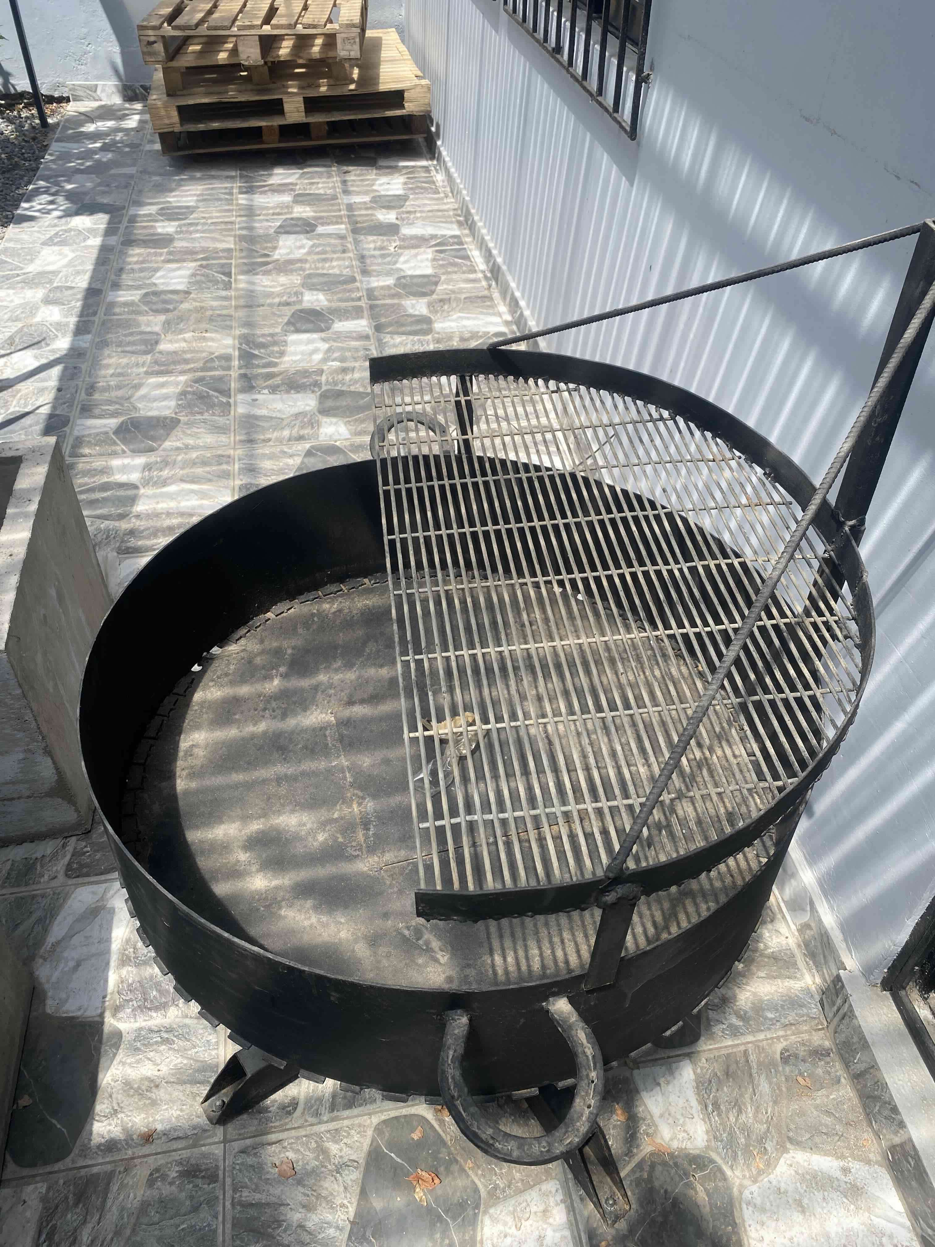 Parrilla de metal para asados - 2