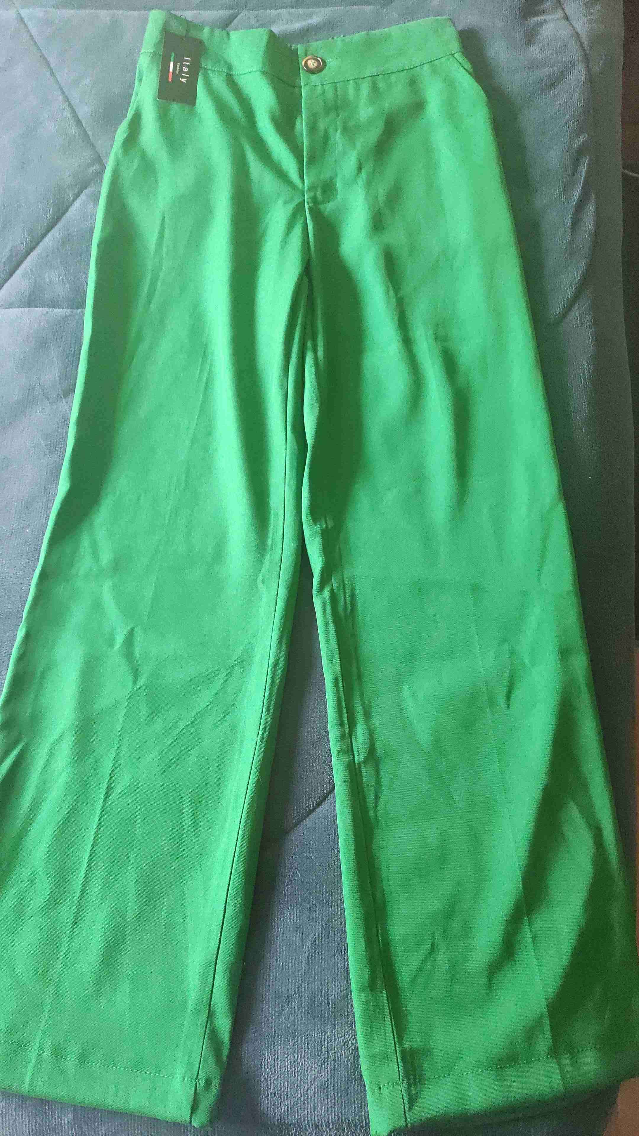 Pantalones verdes nuevos