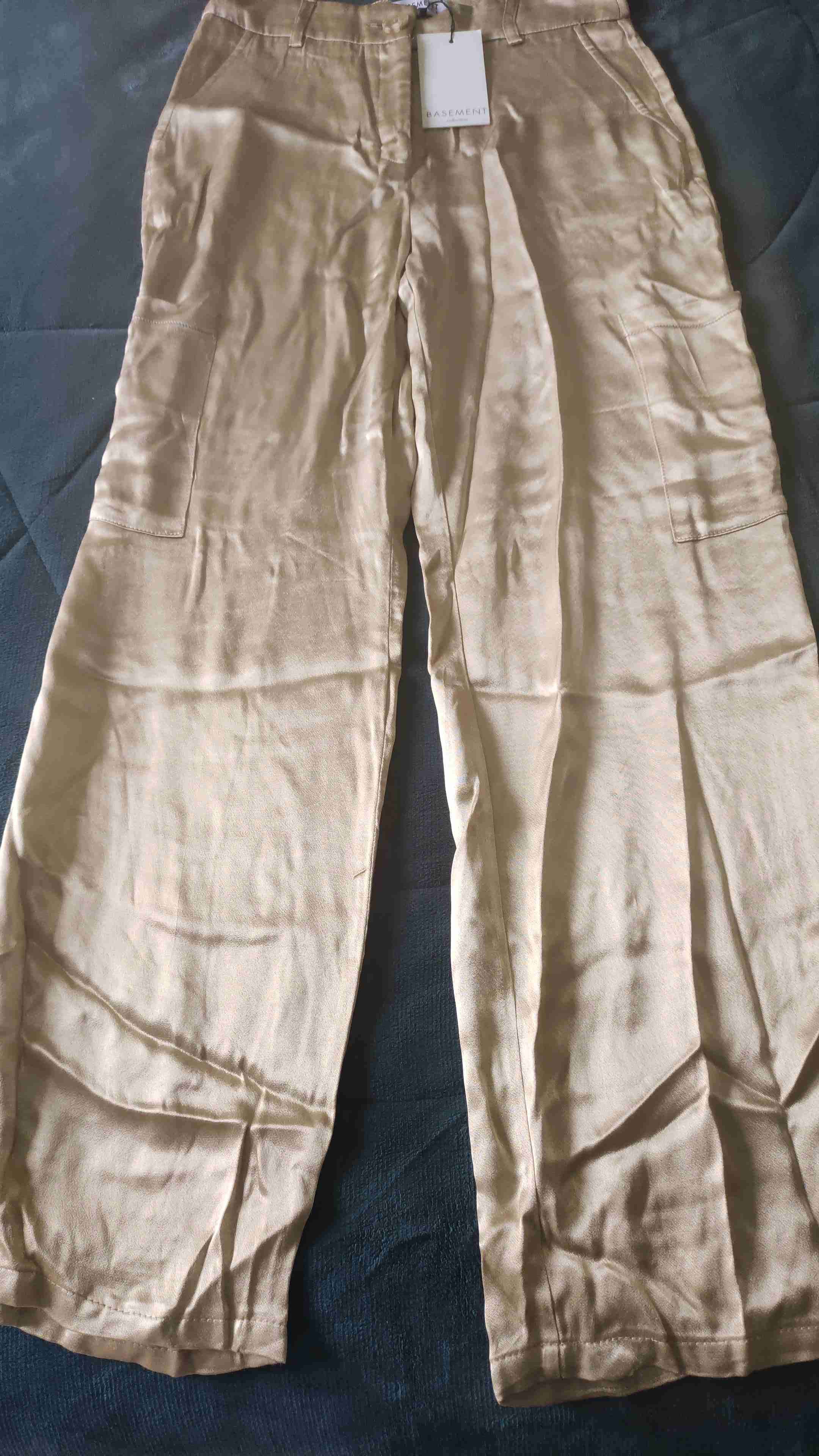 Pantalones cargo beige nuevos
