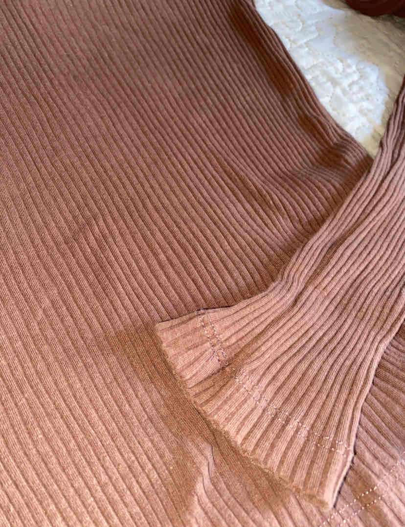 Polera acanalada marrón - miniatura 2