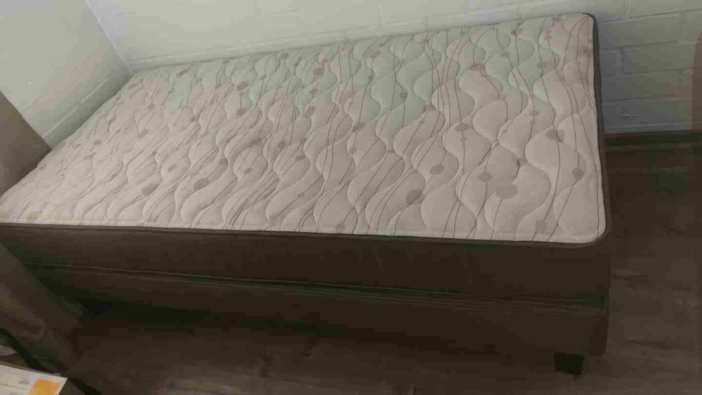 Cama Rosen 1 plaza poco uso