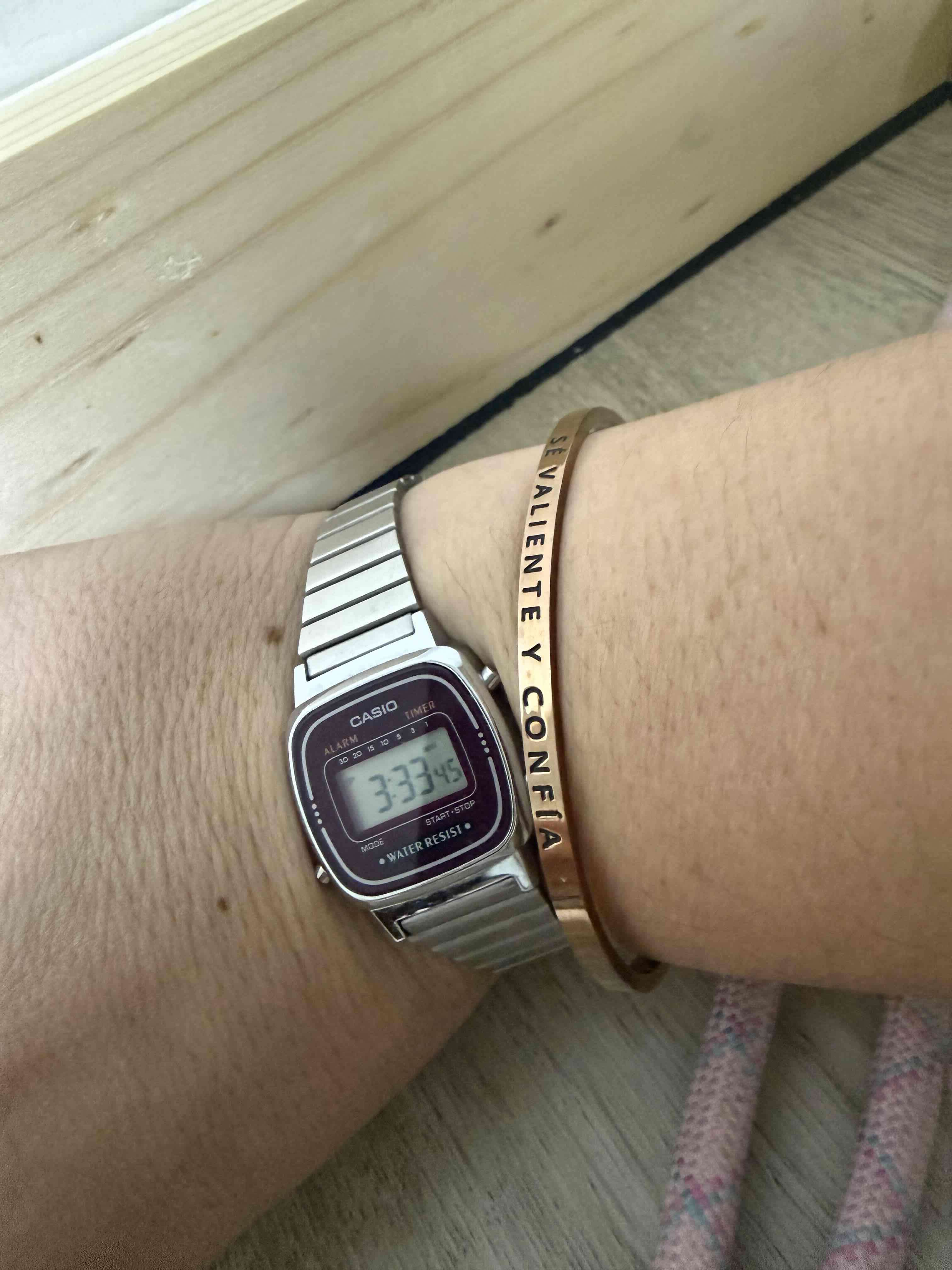 Reloj digital Casio plateado - miniatura 2