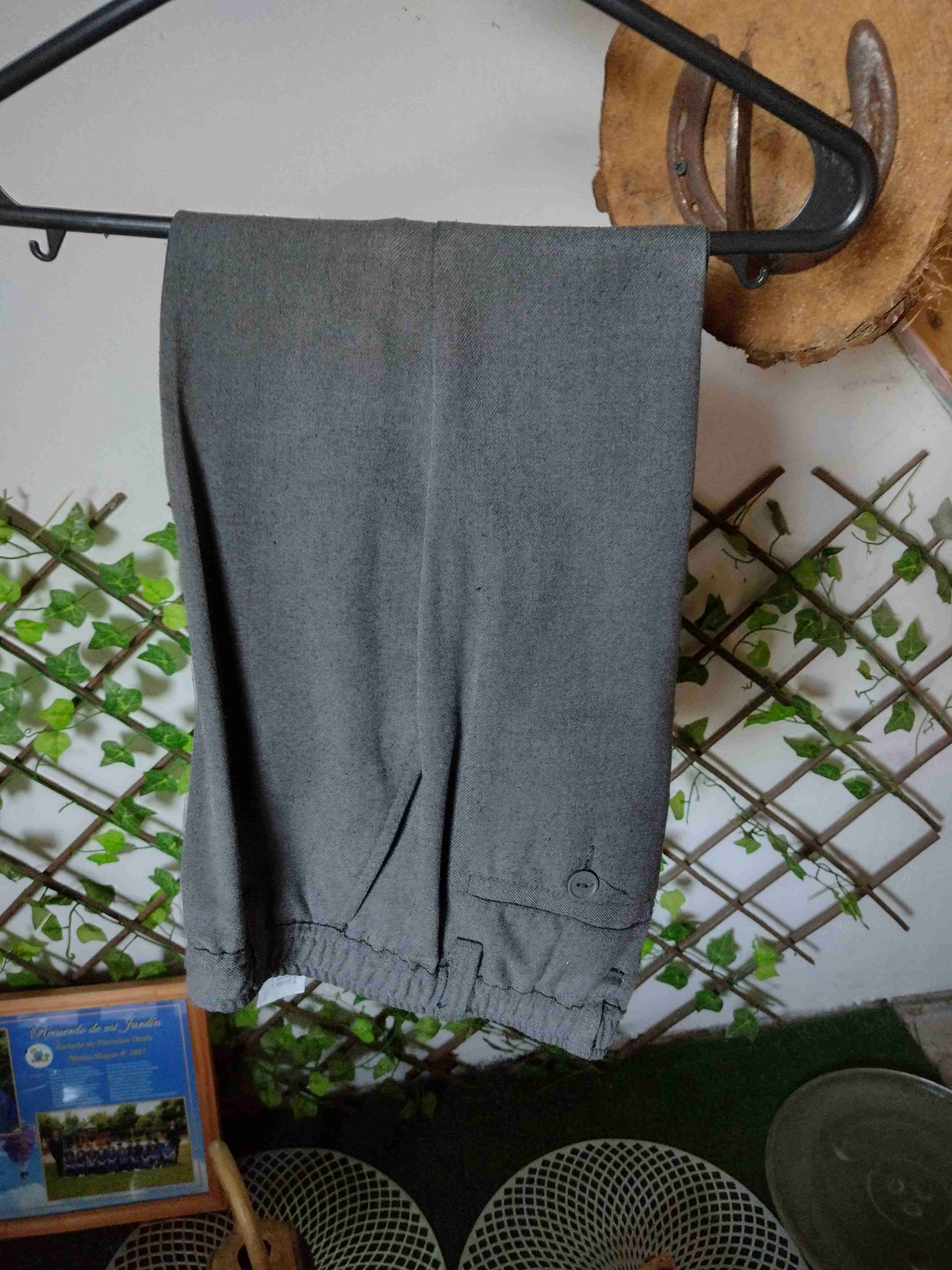 Pantalones de vestir grisesy chaquetas - miniatura 4