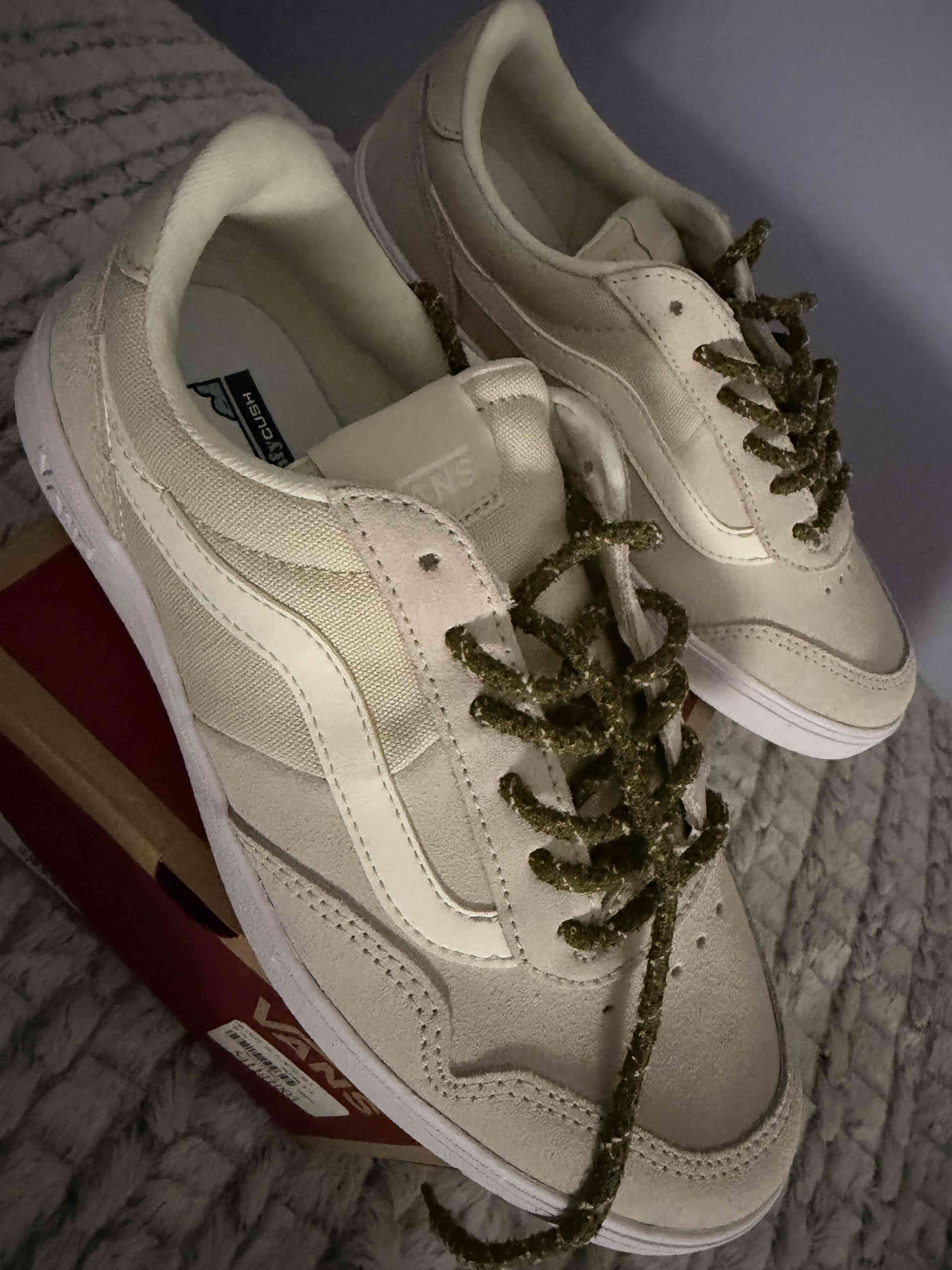 Zapatillas beige con cordones verdes Vans - miniatura 3