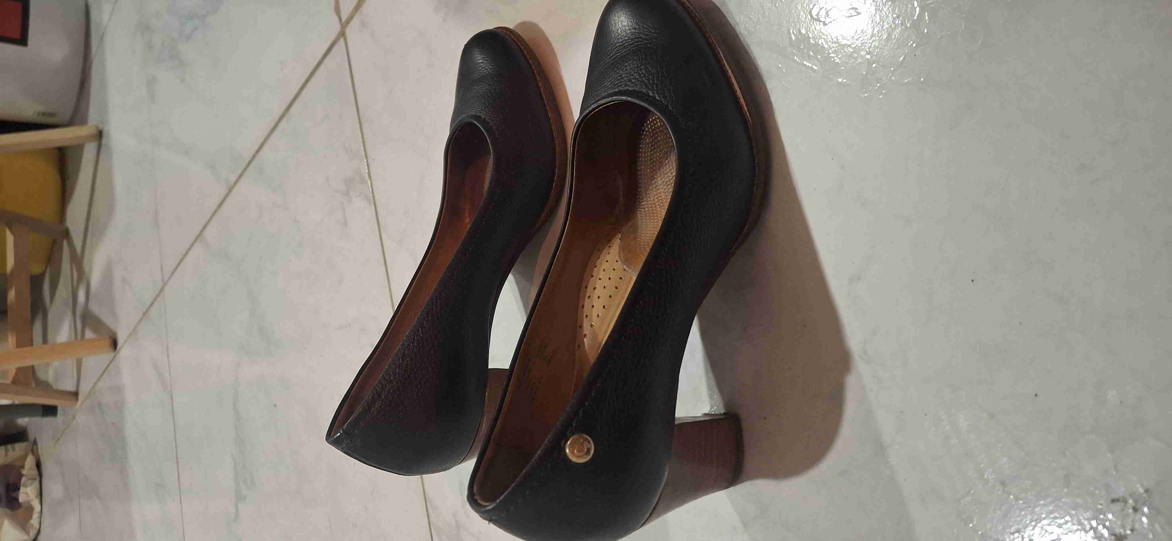 Zapatos Gacel color negros de cuero. - miniatura 2