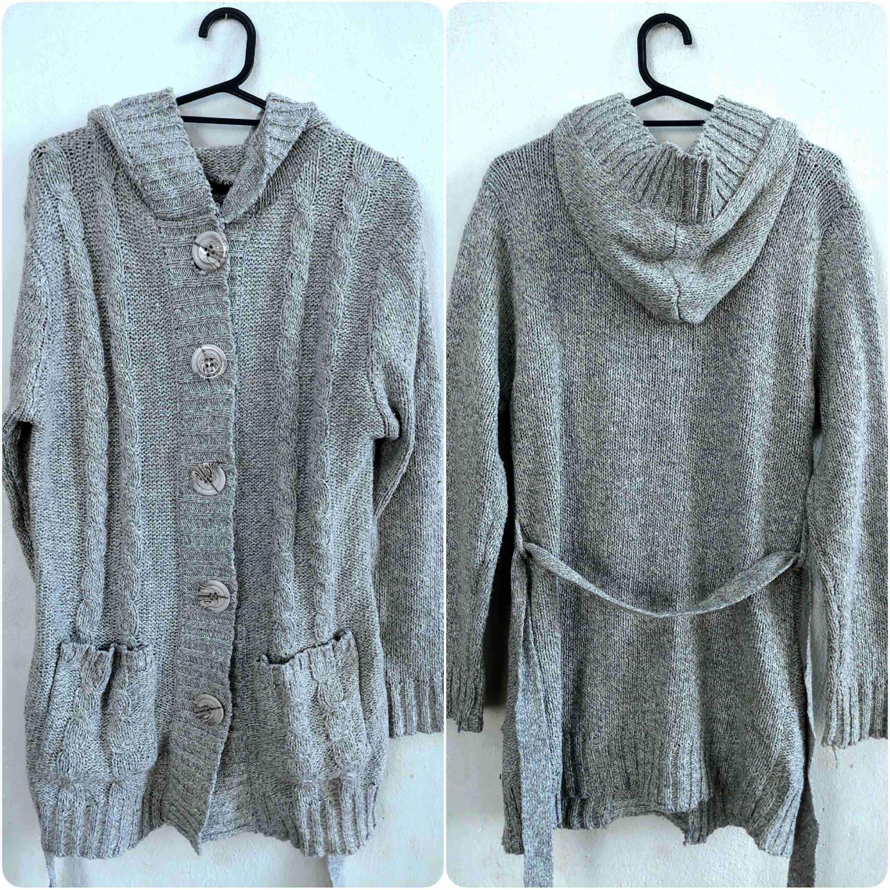 Cárdigan gris con capucha