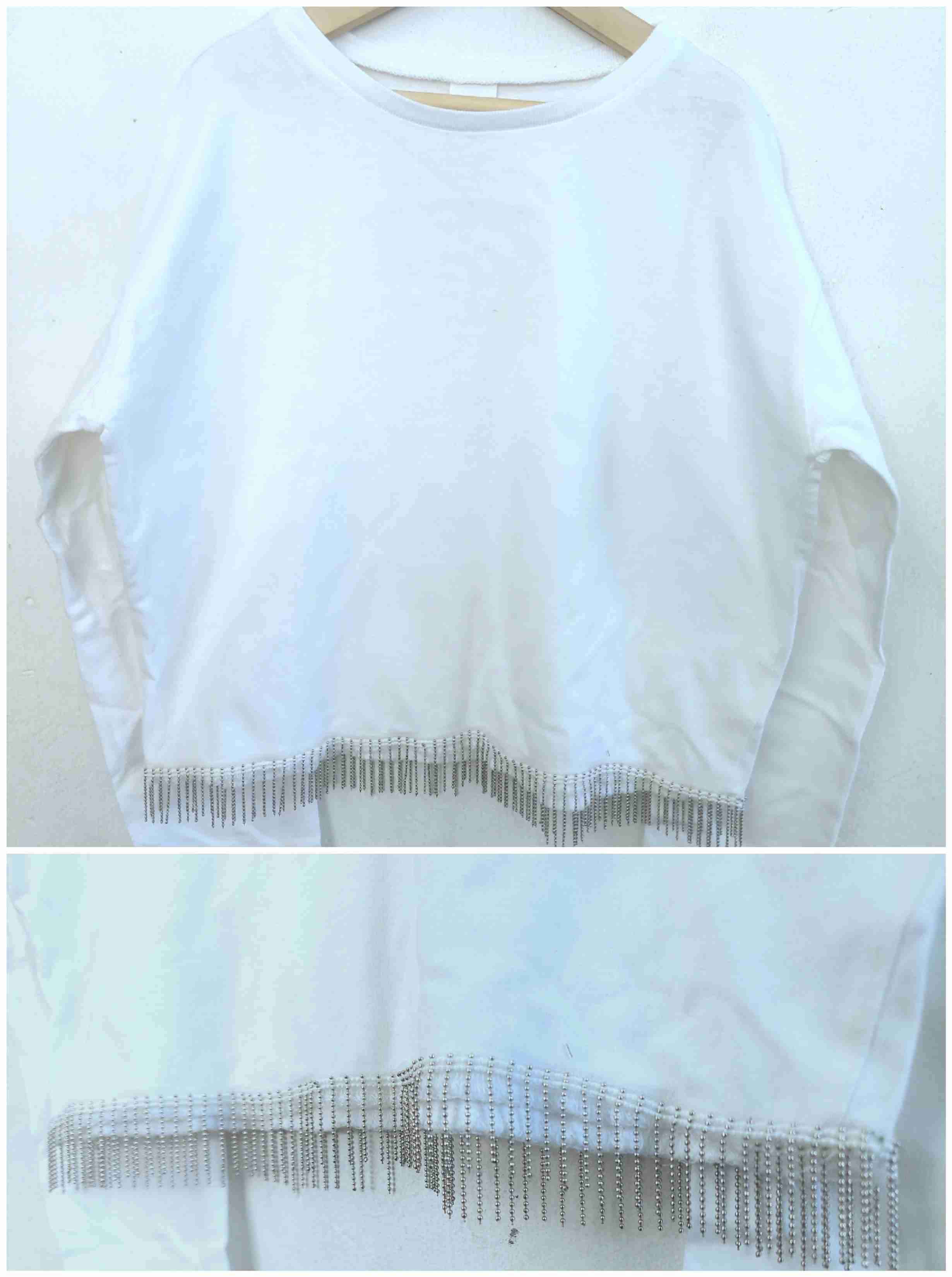 Polera blanca con flecos metálicos