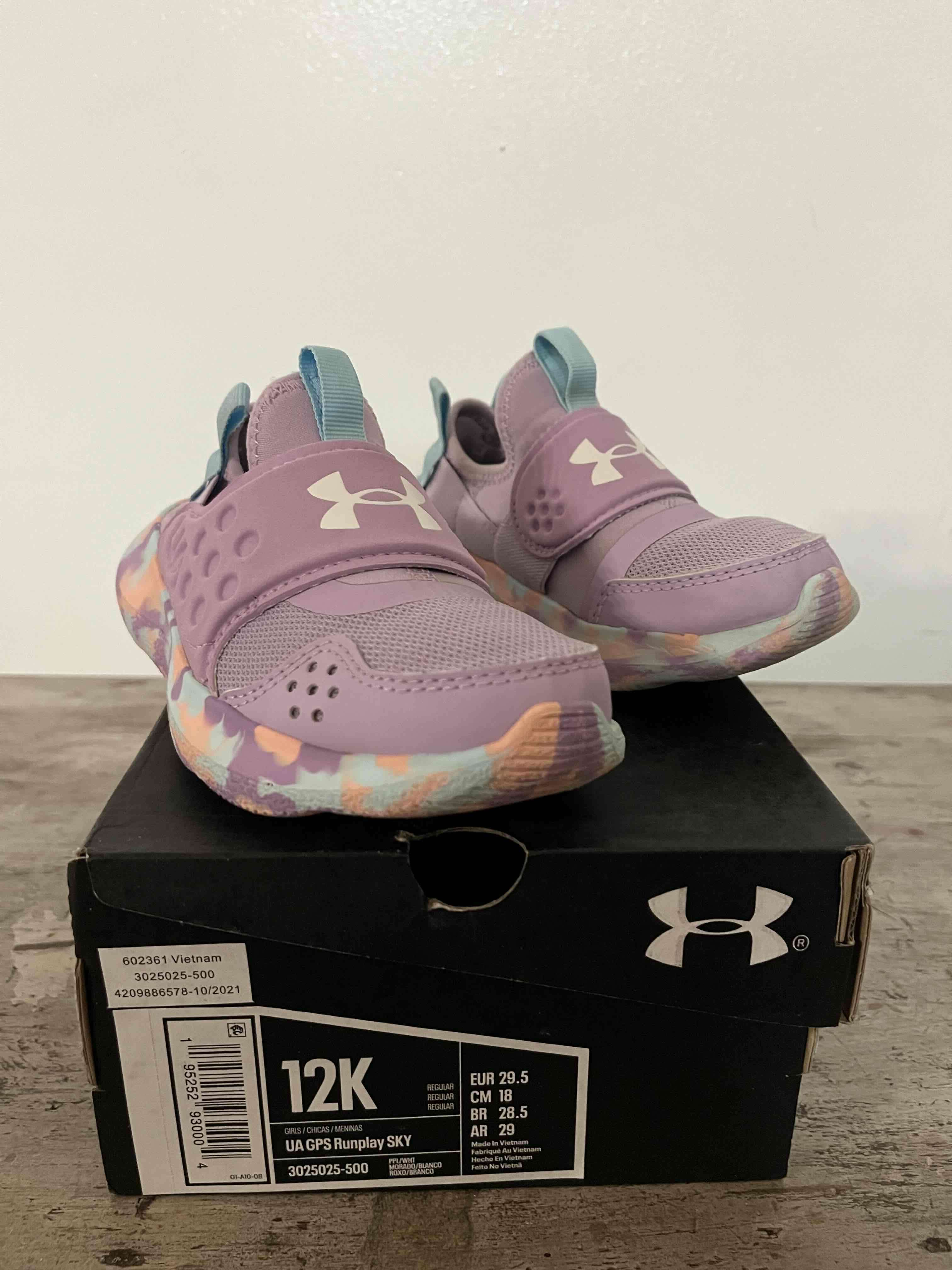 Zapatillas Niña Under Armour / Núm: 27